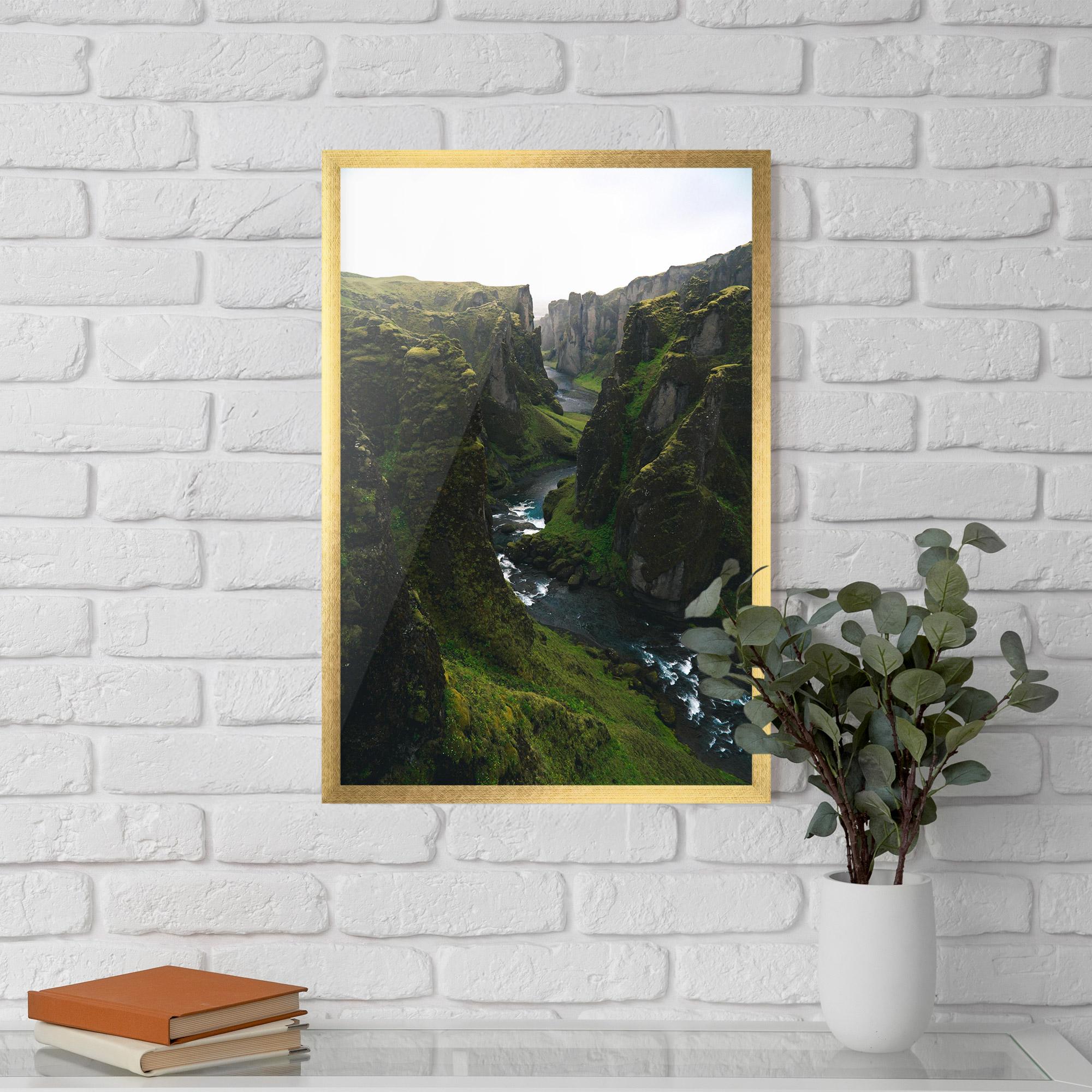 Poster Înrămat Green Beautiful View mockup 5