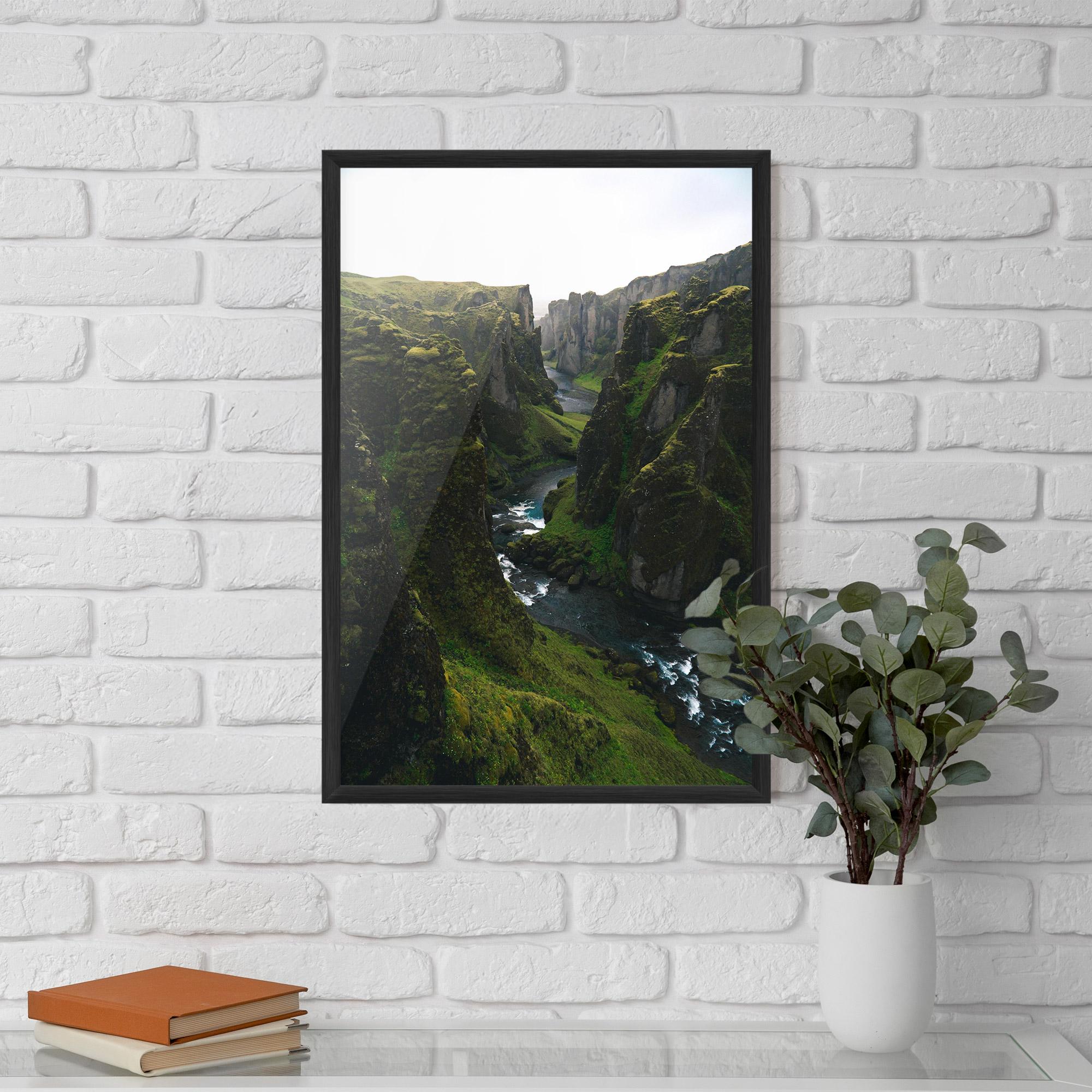 Poster Înrămat Green Beautiful View mockup 5