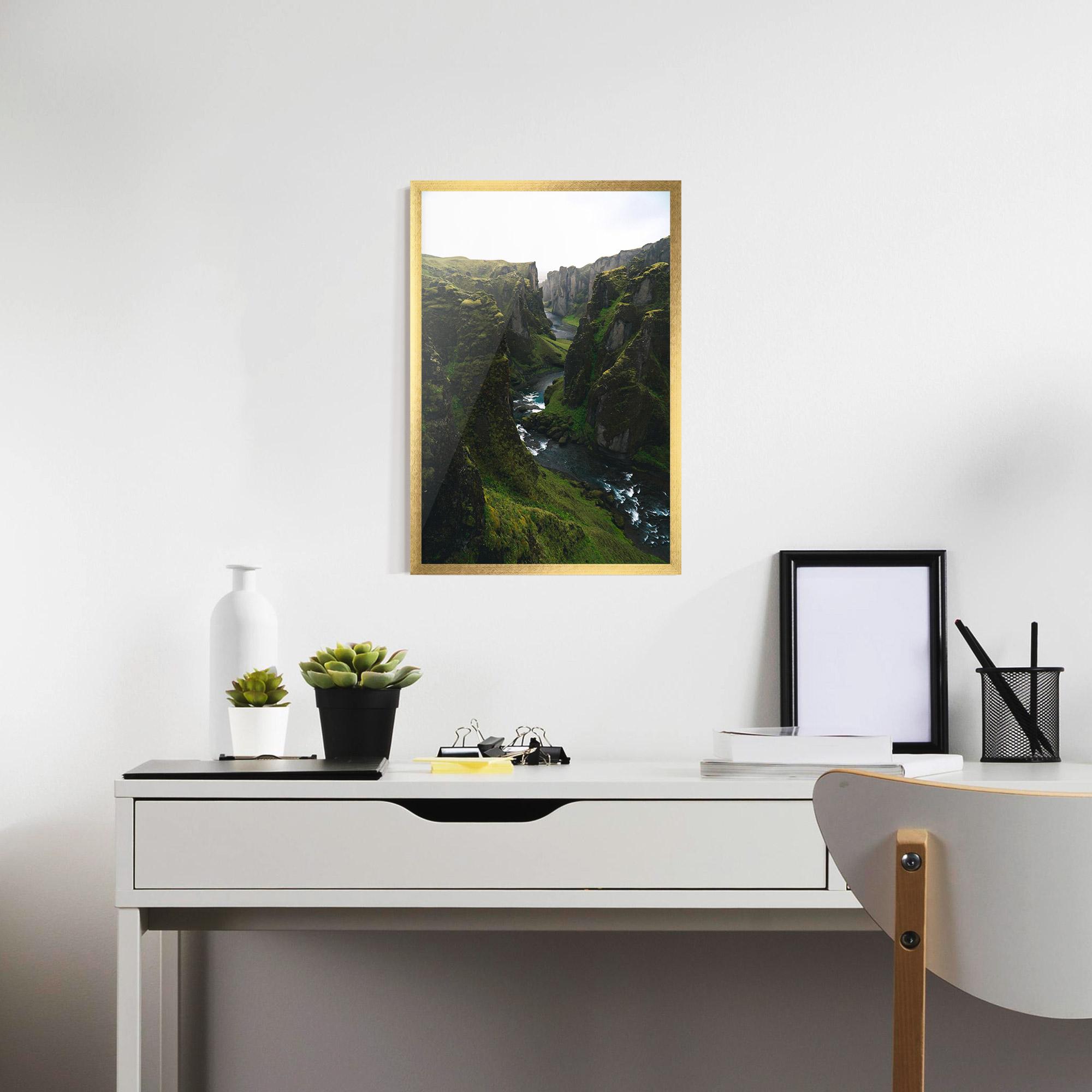 Poster Înrămat Green Beautiful View mockup 7