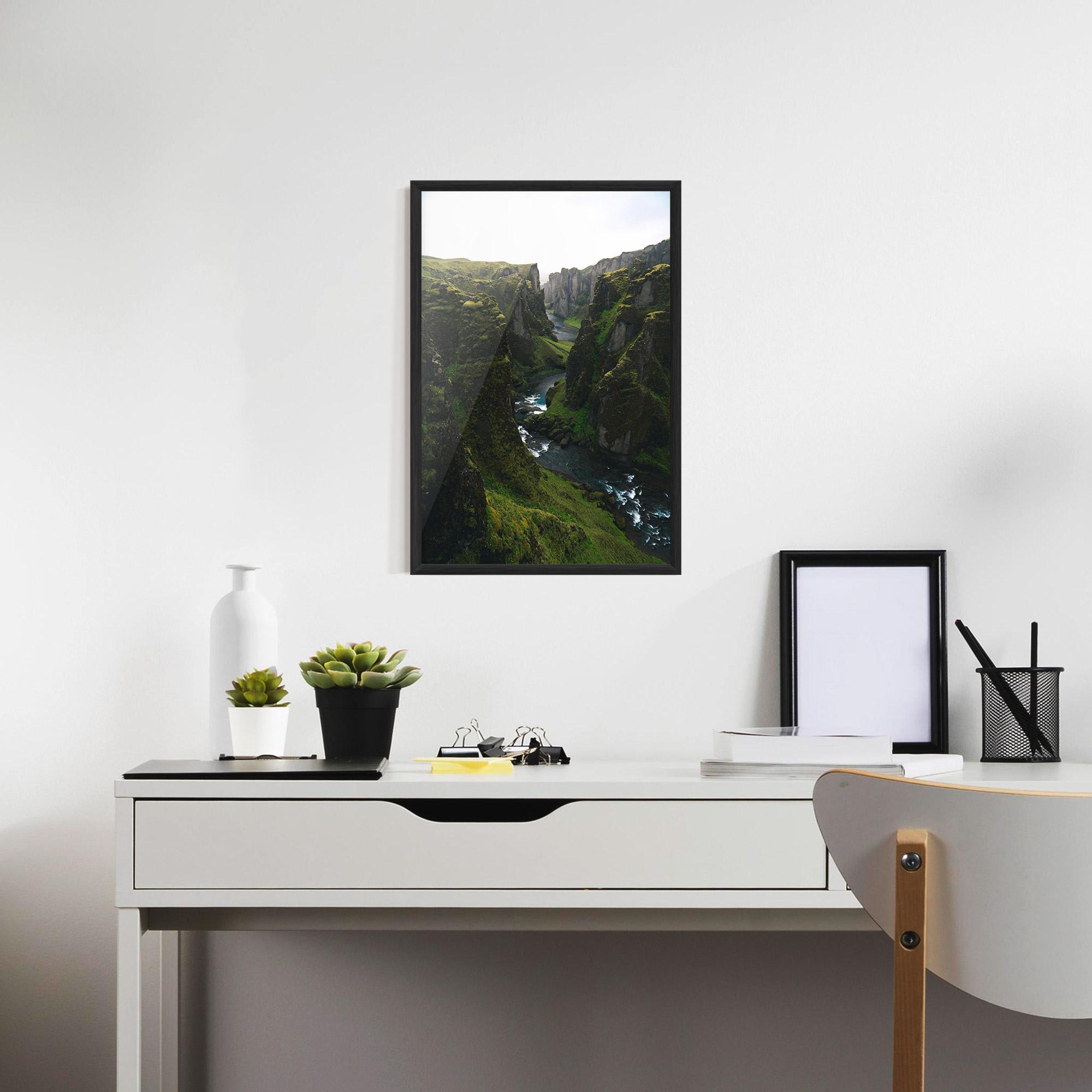 Poster Înrămat Green Beautiful View mockup 7
