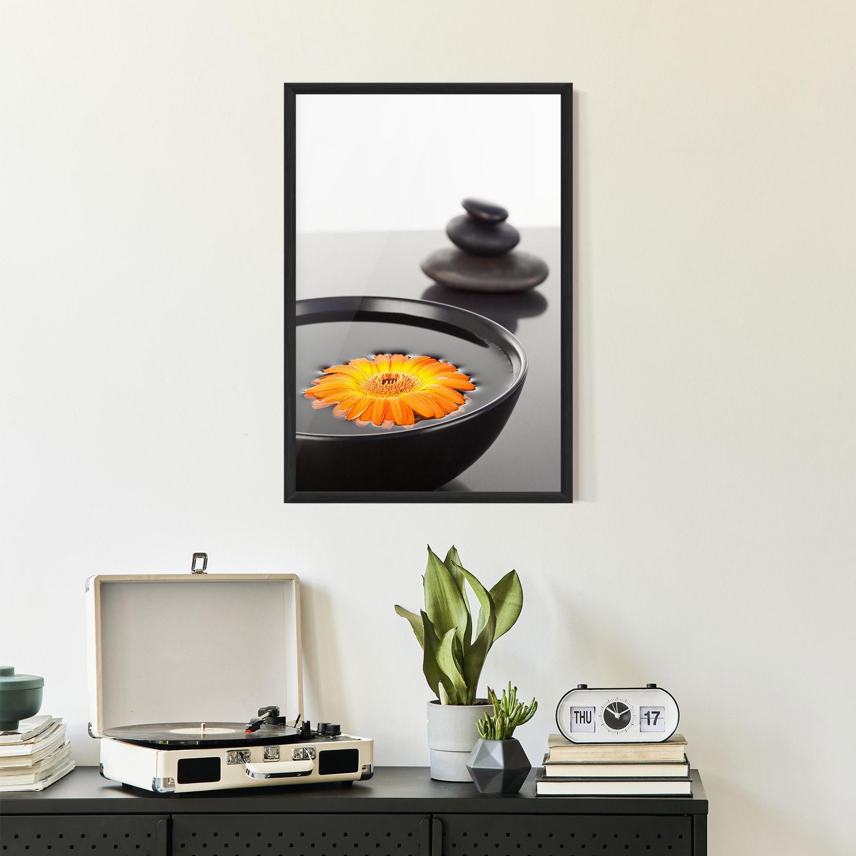 Poster Înrămat Stone Orange Flower mockup 2