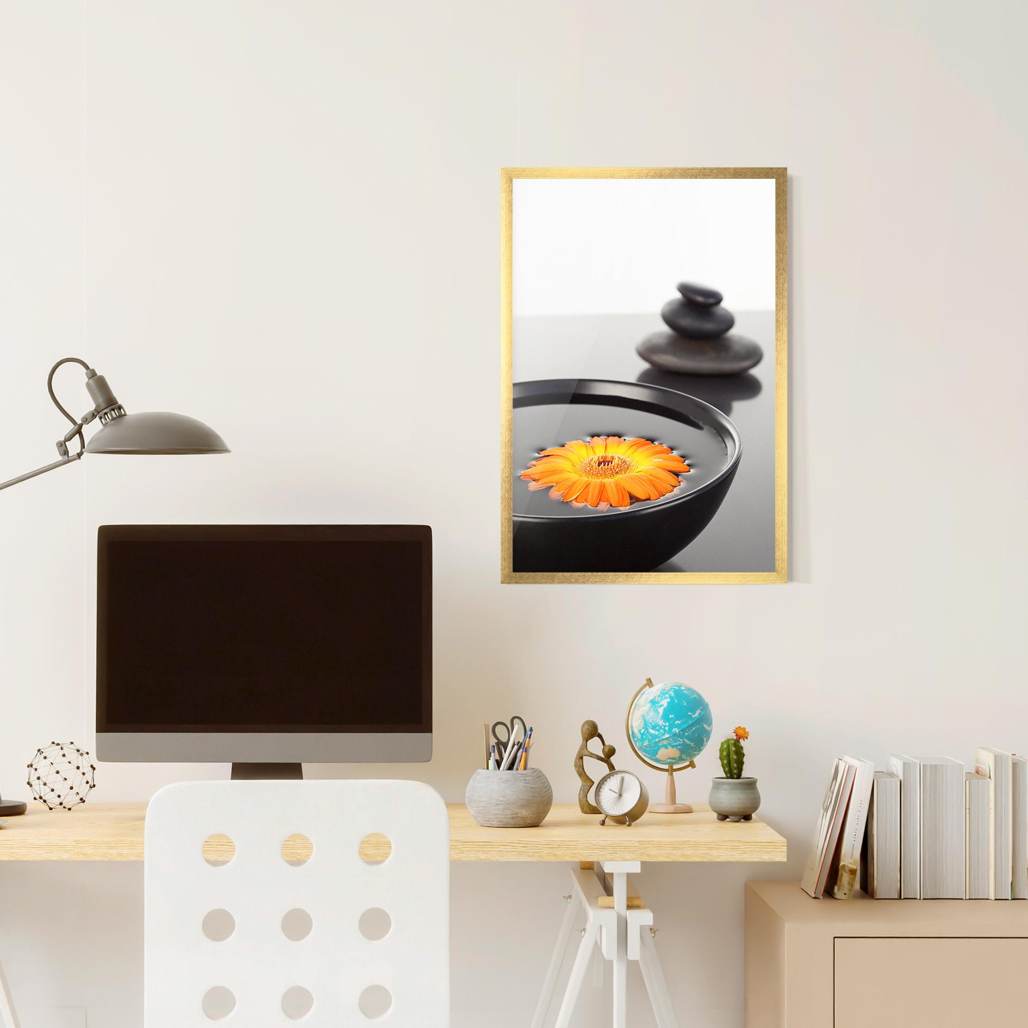 Poster Înrămat Stone Orange Flower mockup 6