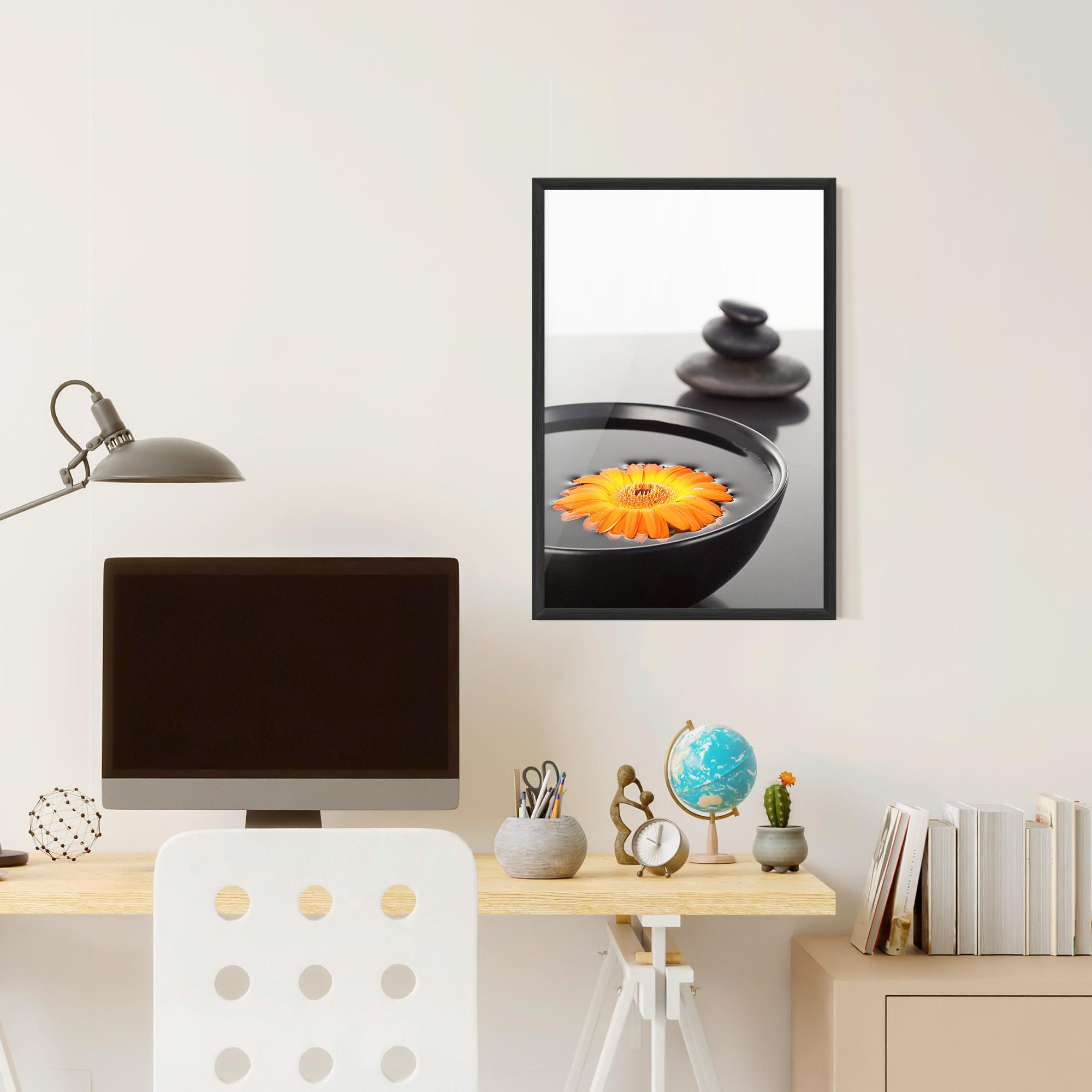 Poster Înrămat Stone Orange Flower mockup 6