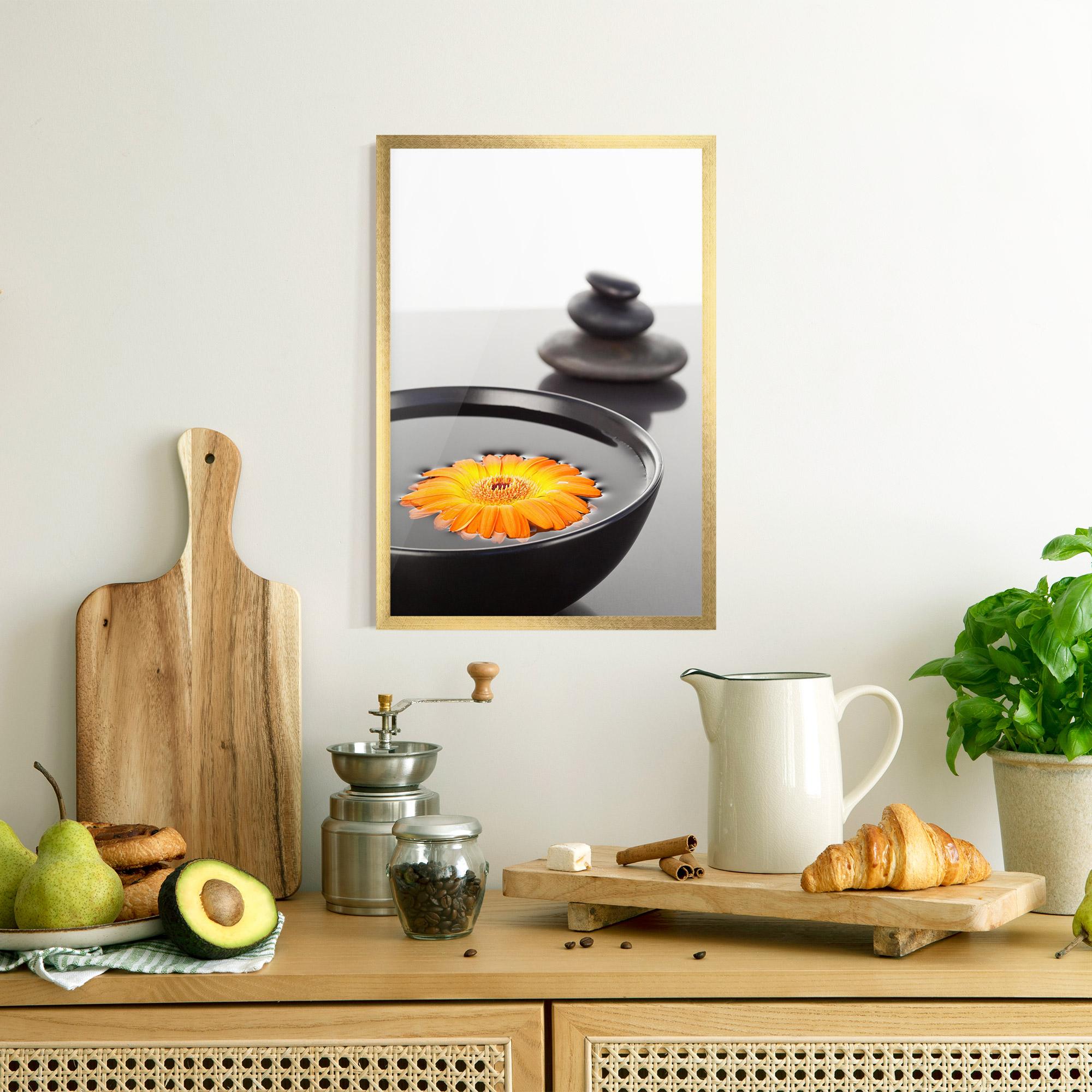 Poster Înrămat Stone Orange Flower mockup 8