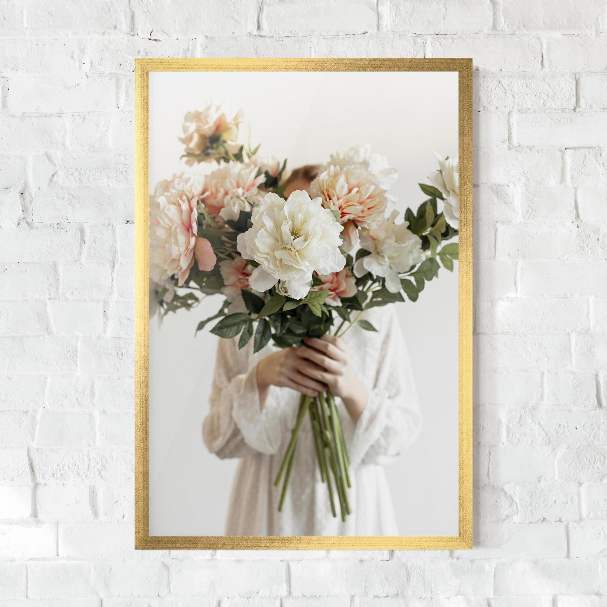 Poster Înrămat Bouquet Holding mockup 0