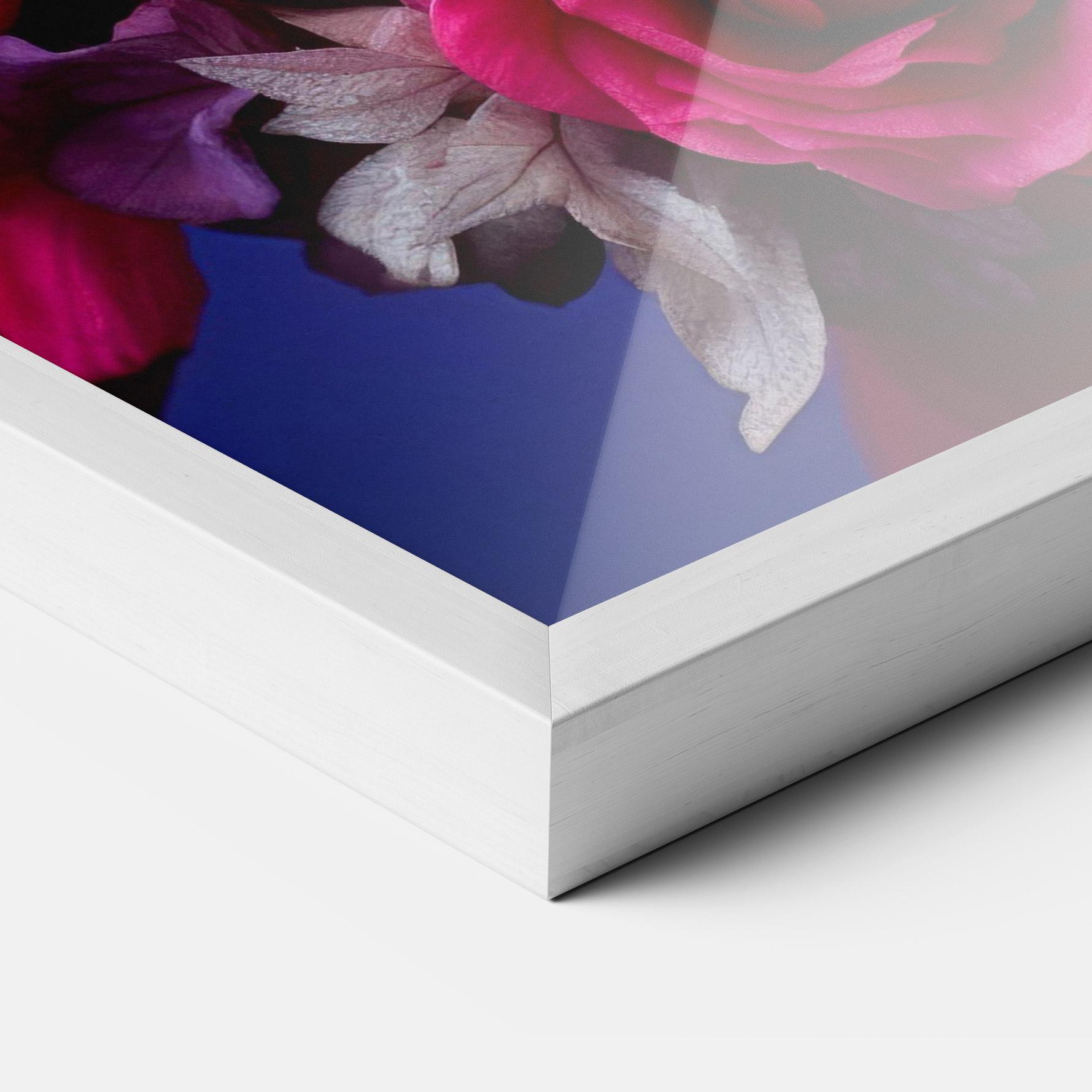Poster Înrămat Purple Pretty Flowers mockup 3