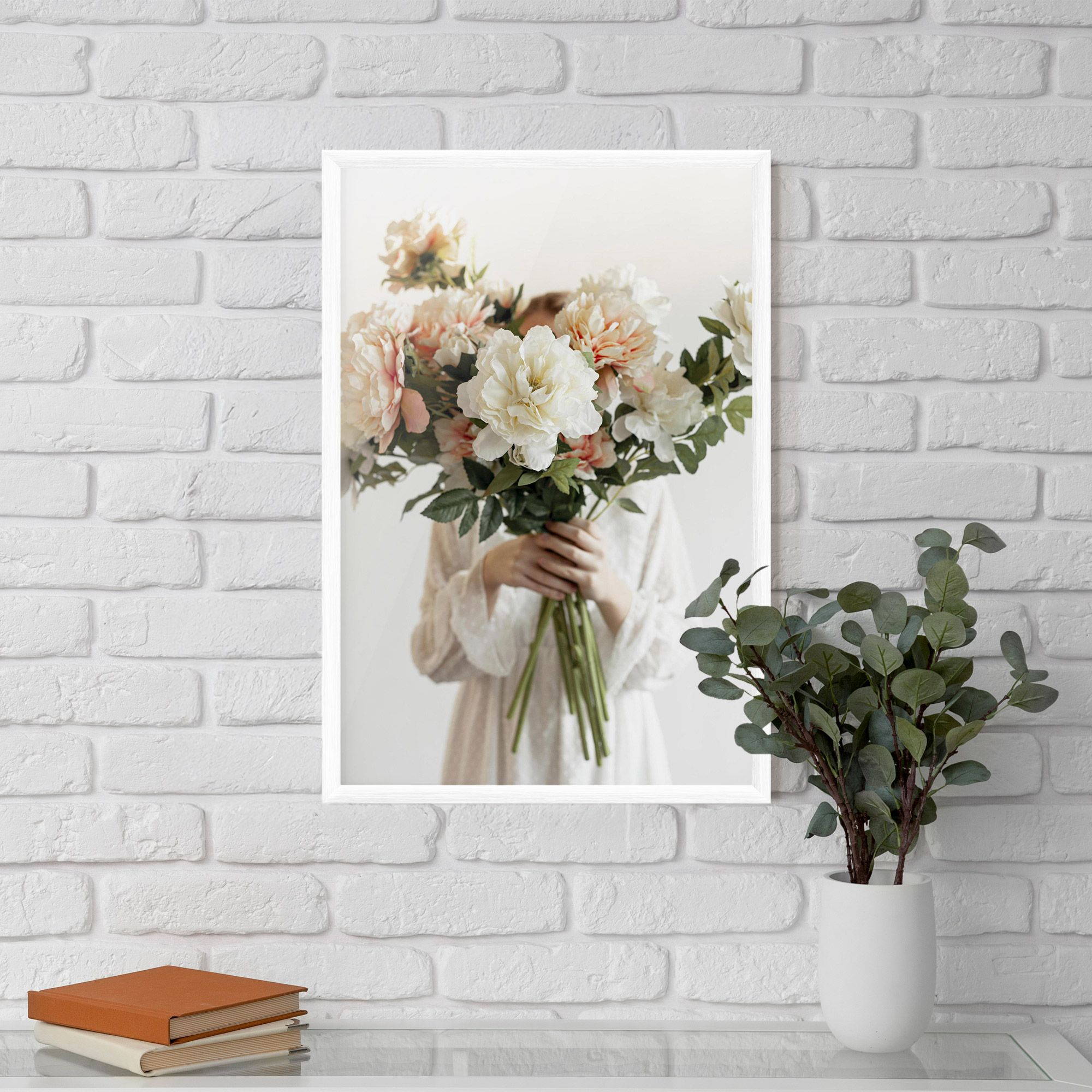 Bouquet Holding mockup 5