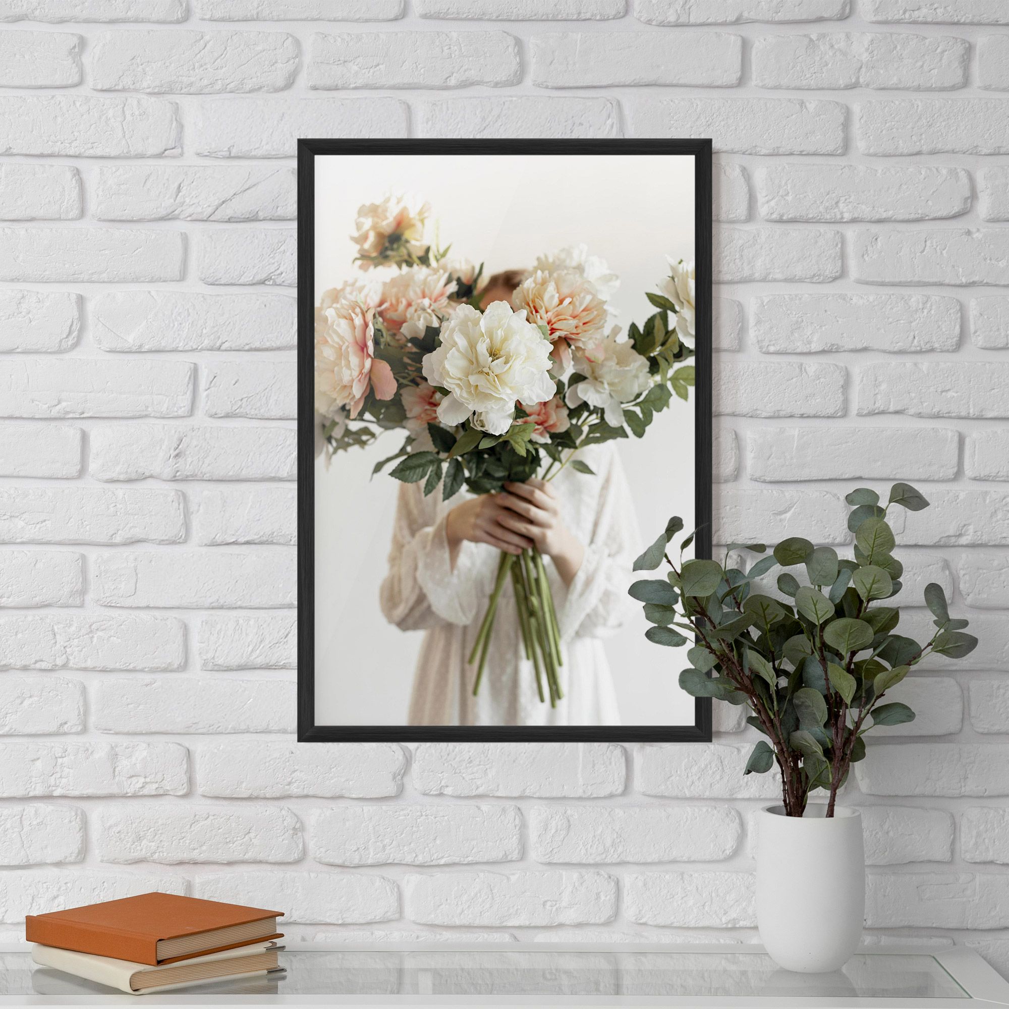 Bouquet Holding mockup 5