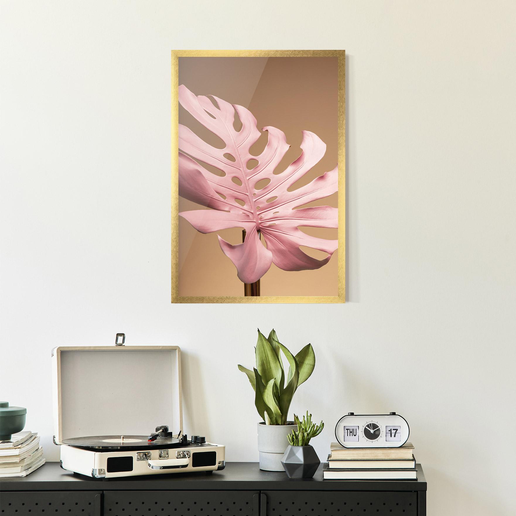 Poster Înrămat Exotic Pink Leaf mockup 2