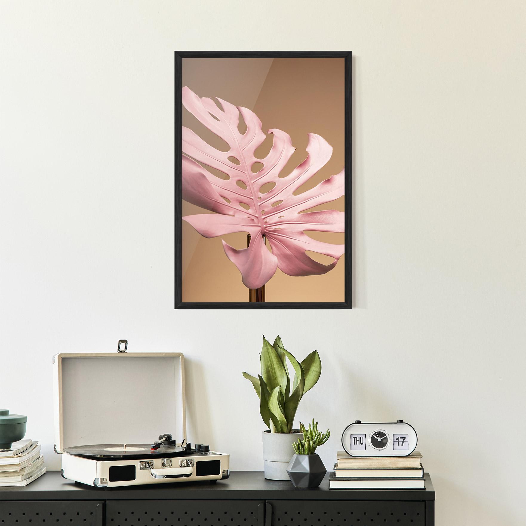 Poster Înrămat Exotic Pink Leaf mockup 2