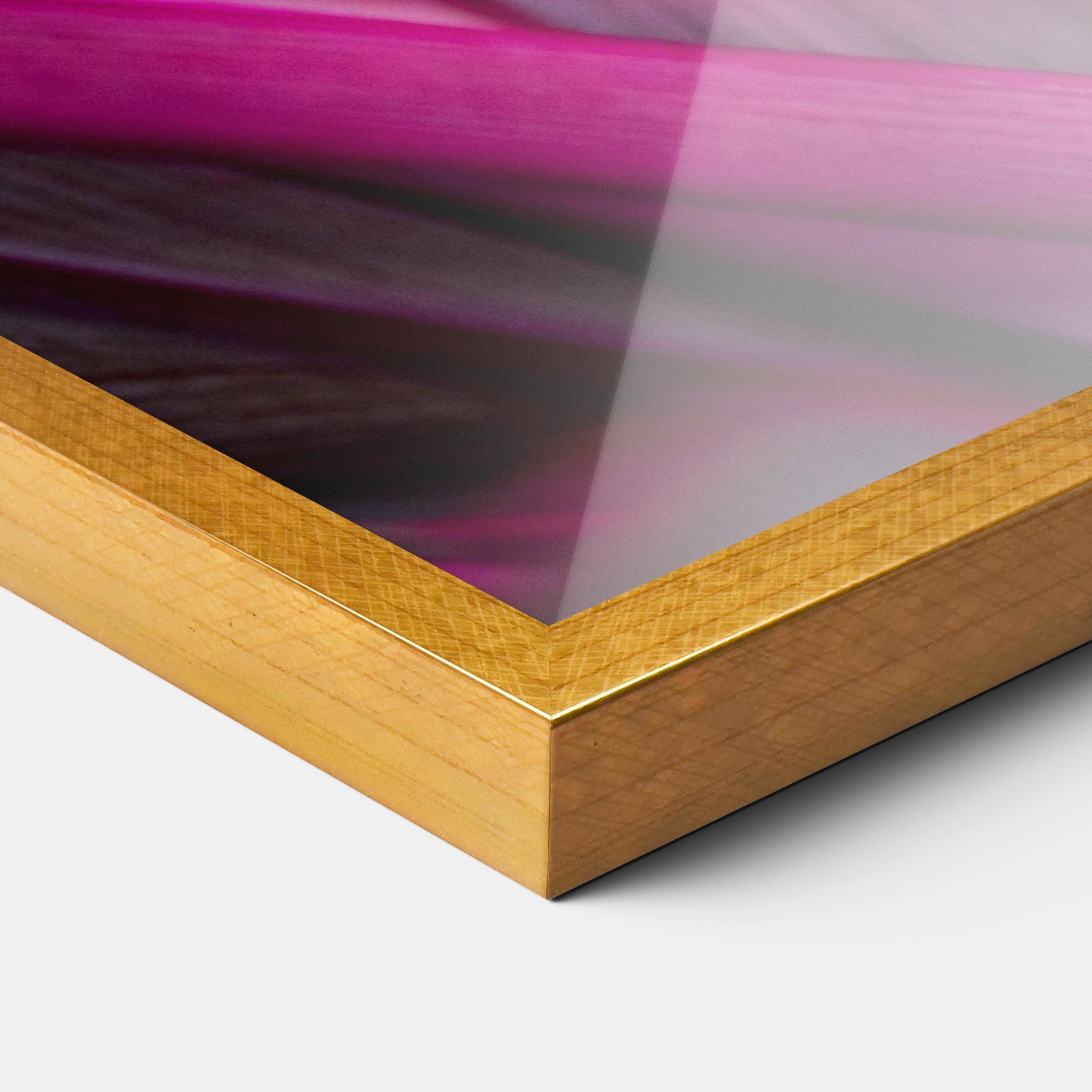 Poster Înrămat Purple Exotic Plant mockup 3