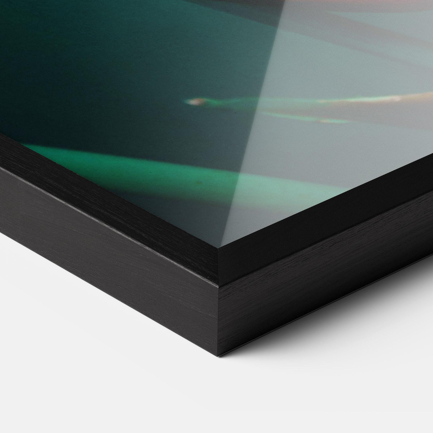 Poster Înrămat Red Orange Exotic mockup 3