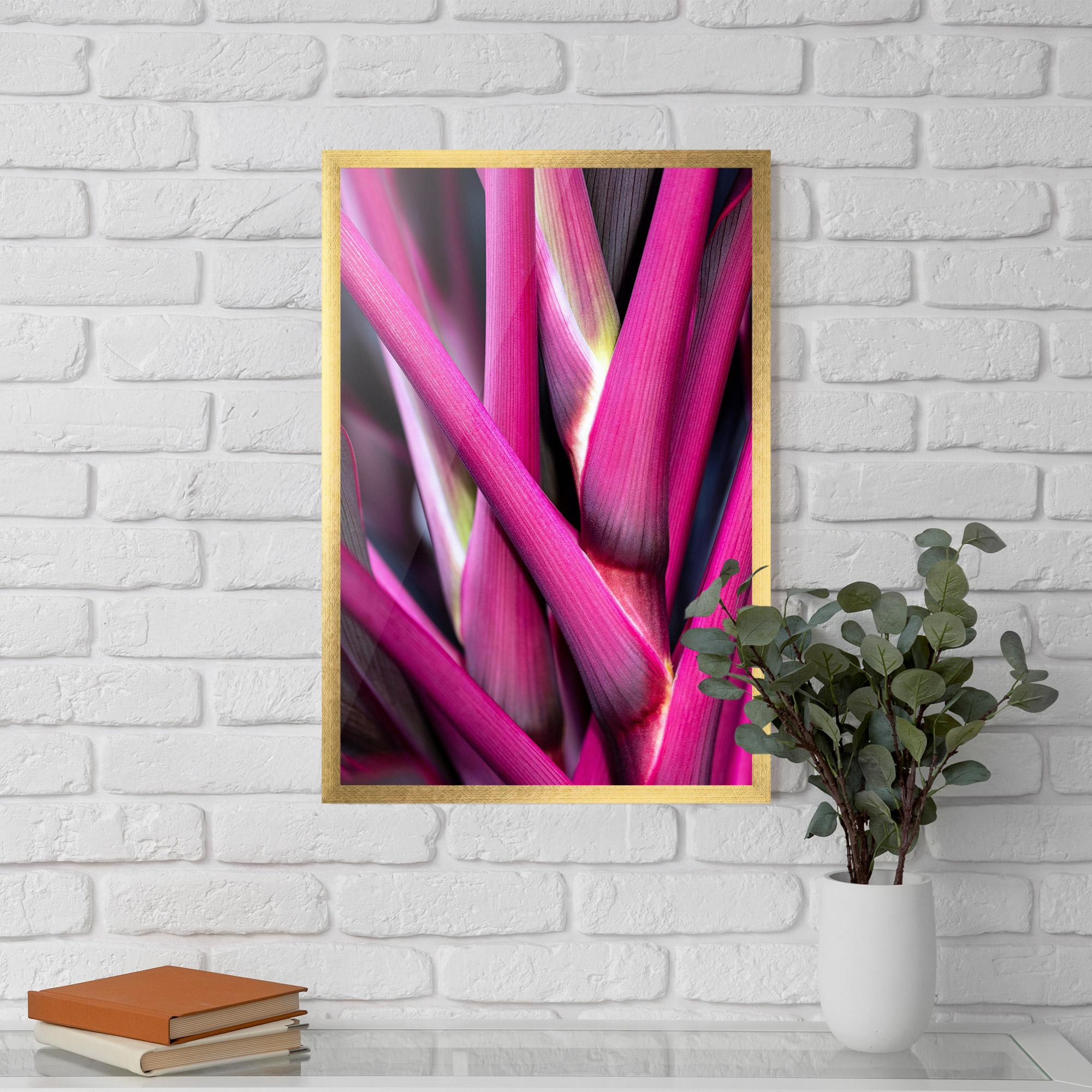 Poster Înrămat Purple Exotic Plant mockup 5