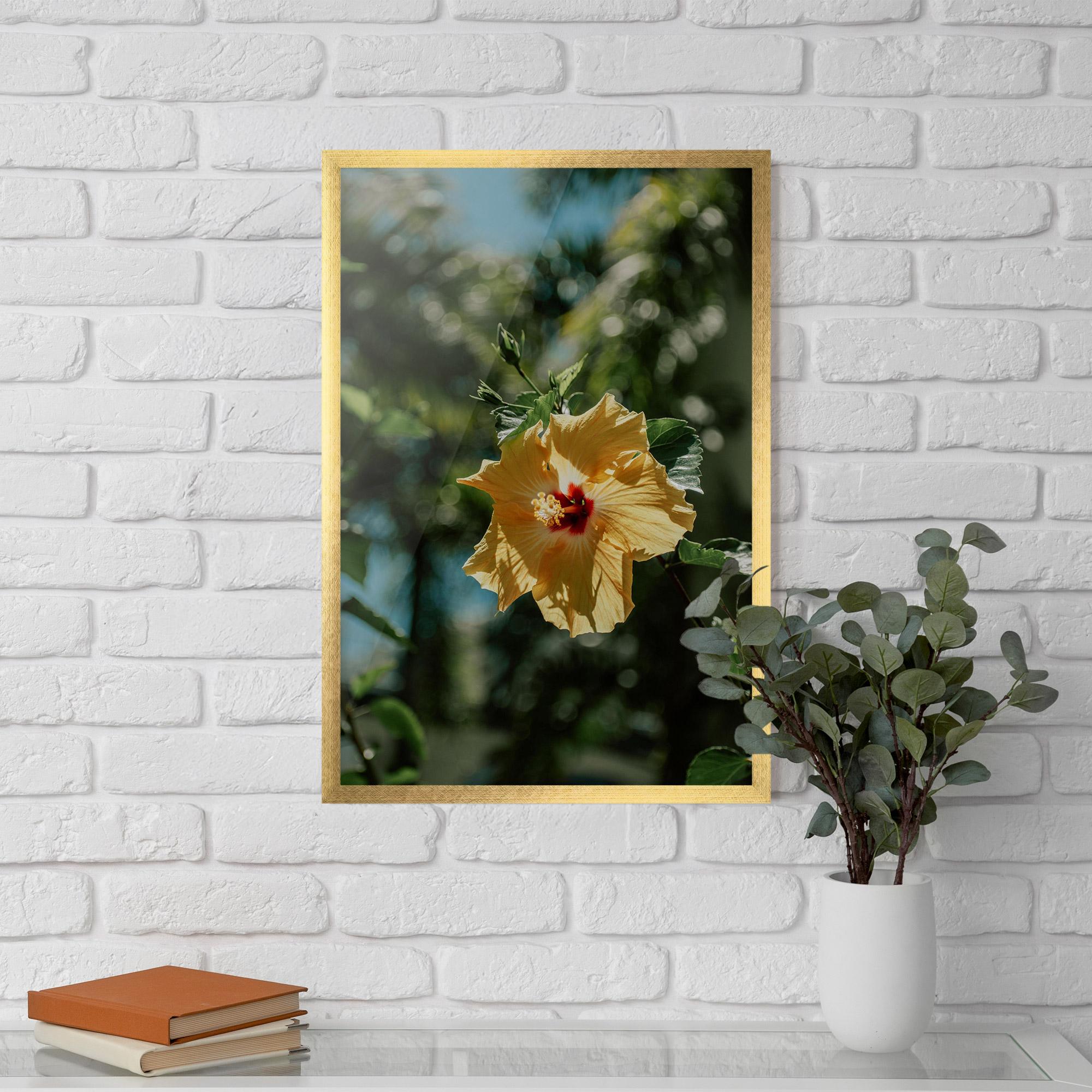 Poster Înrămat Yellow Pretty Exotic mockup 5