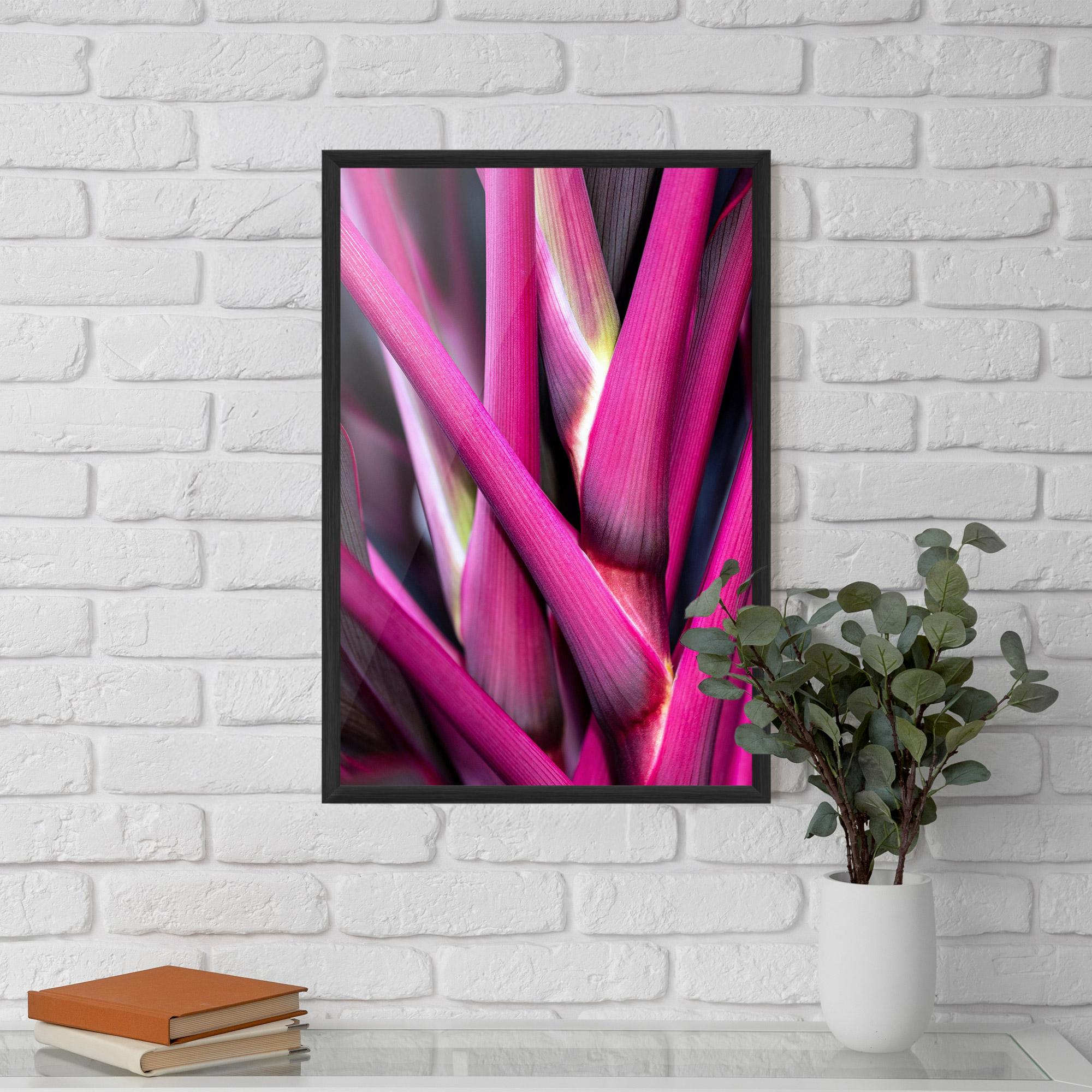 Poster Înrămat Purple Exotic Plant mockup 5