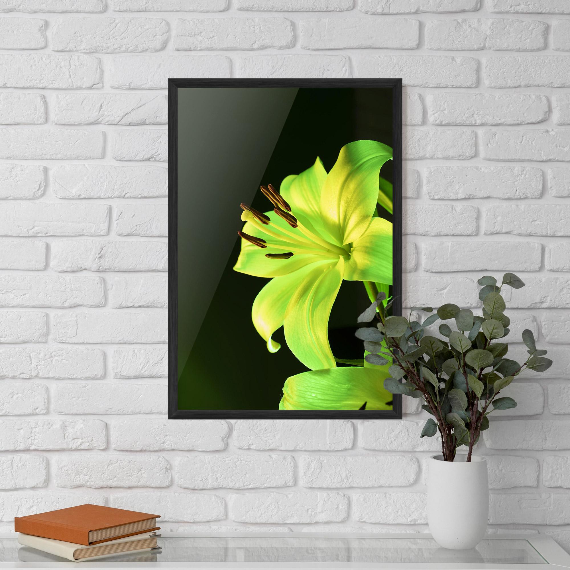 Poster Înrămat Yellow Green Exotic mockup 5