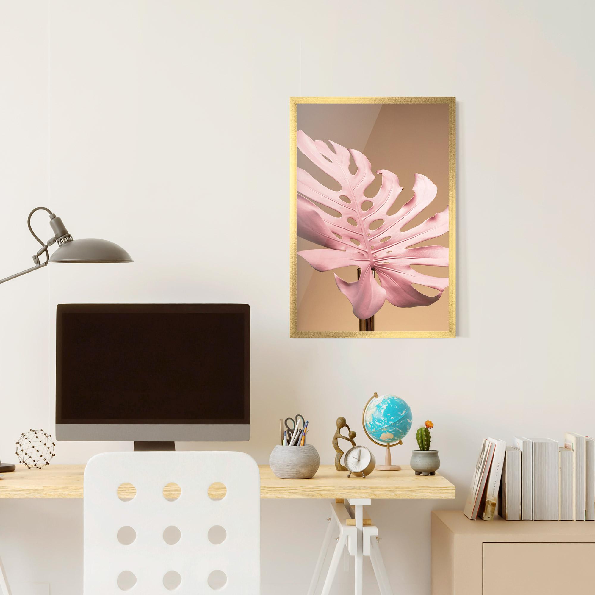 Poster Înrămat Exotic Pink Leaf mockup 6