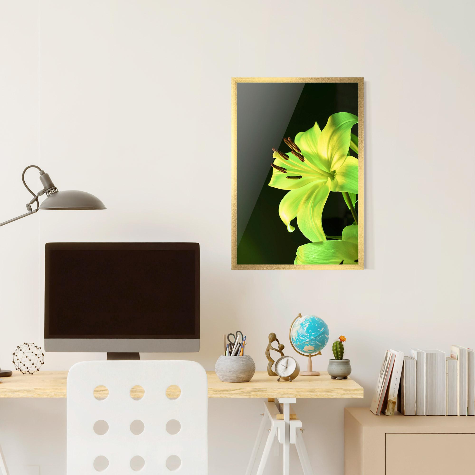 Poster Înrămat Yellow Green Exotic mockup 6