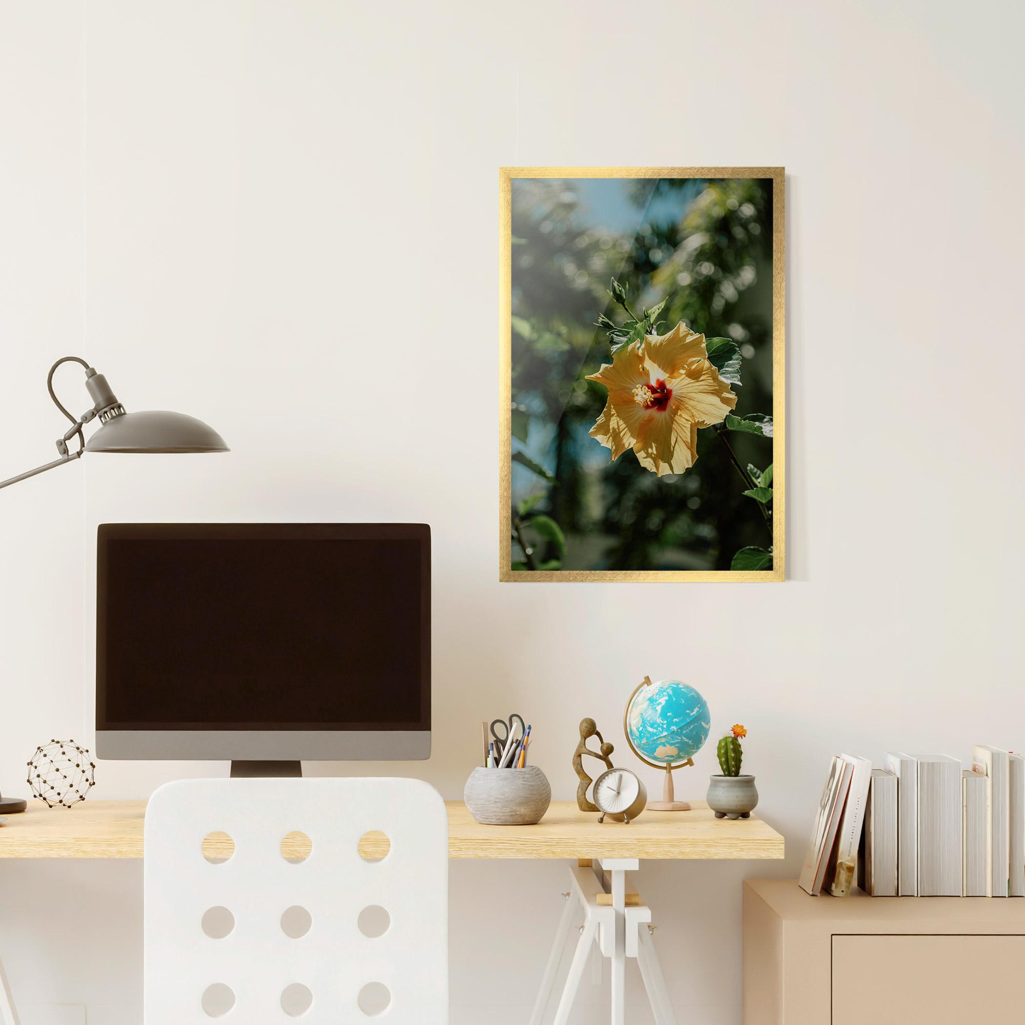 Poster Înrămat Yellow Pretty Exotic mockup 6