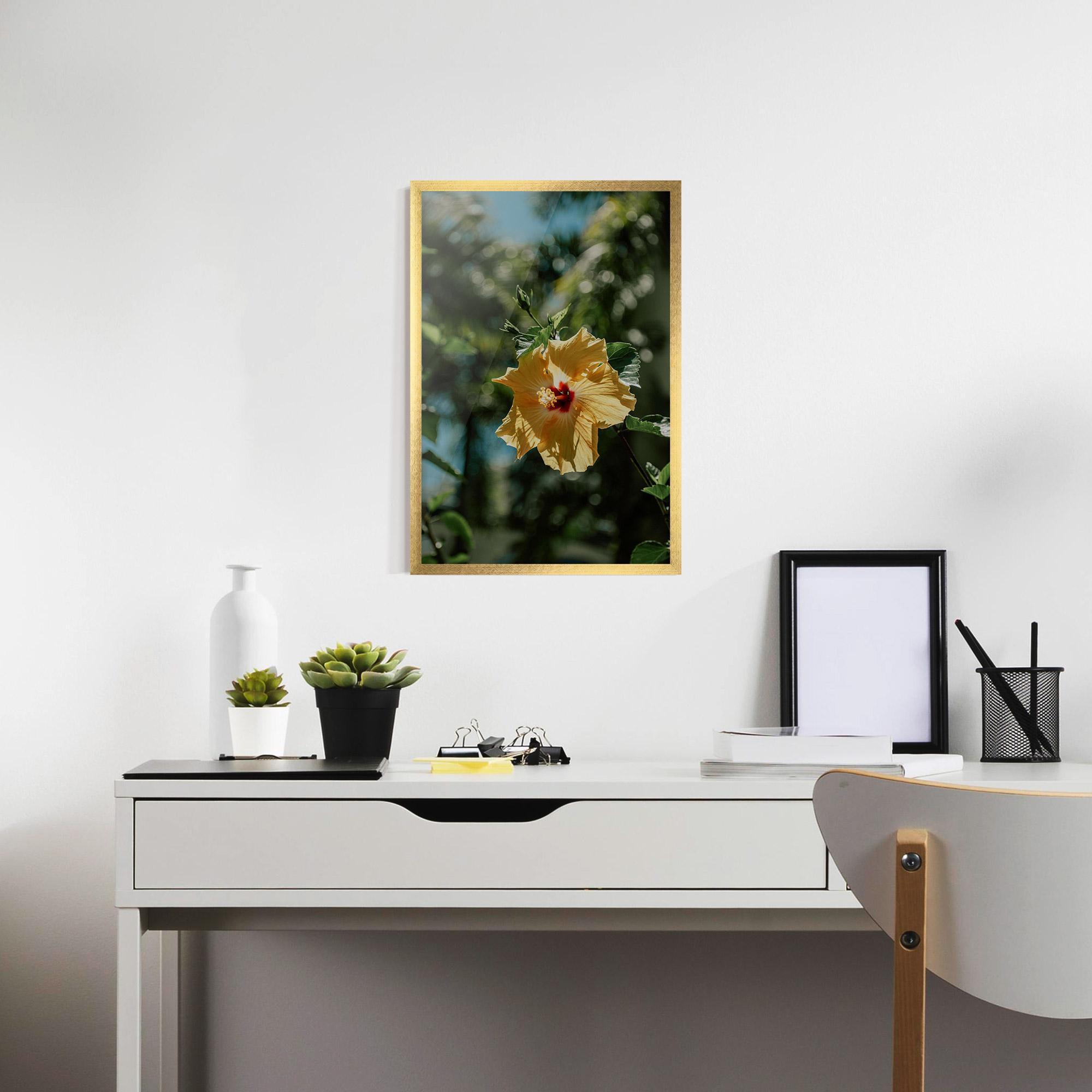 Poster Înrămat Yellow Pretty Exotic mockup 7