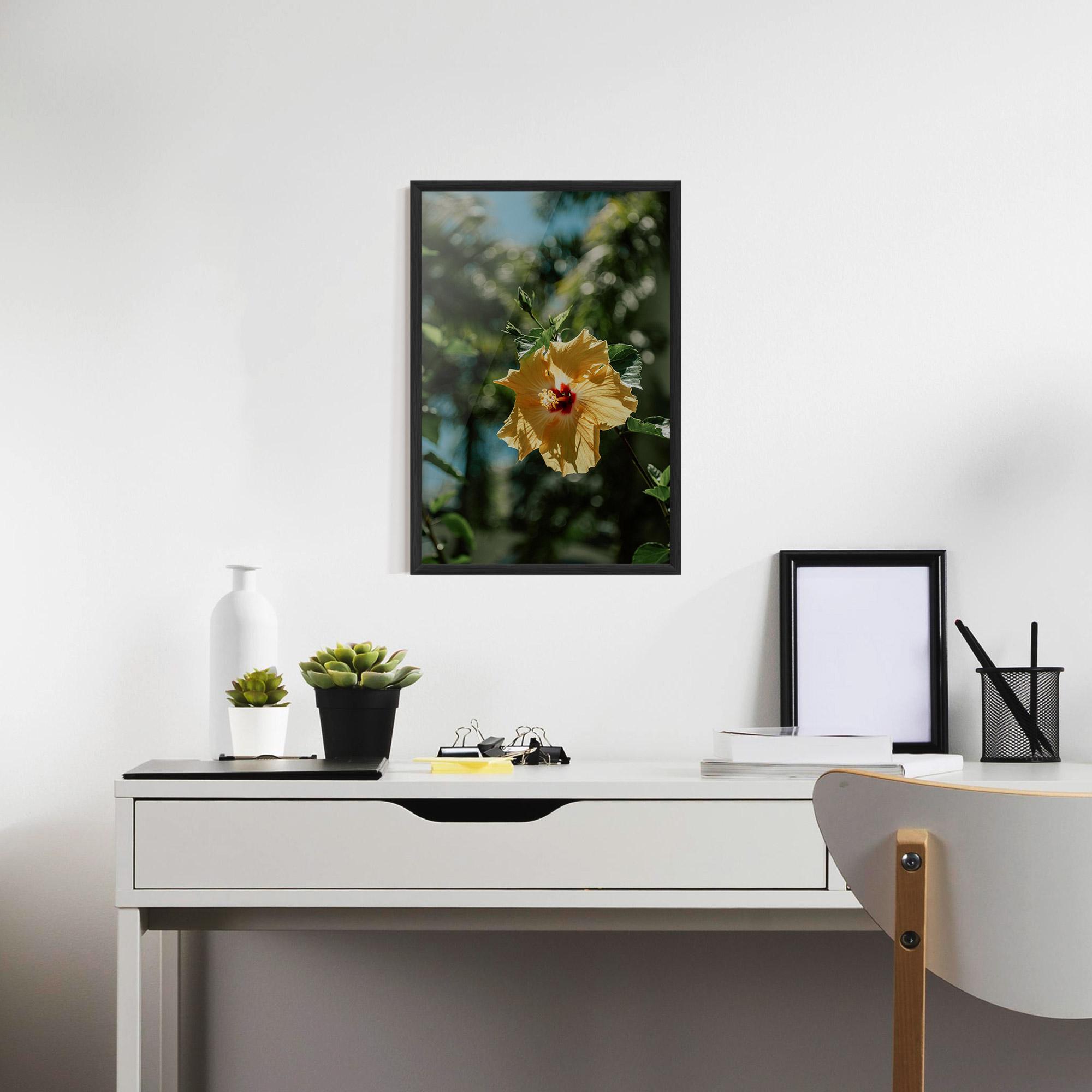 Poster Înrămat Yellow Pretty Exotic mockup 7