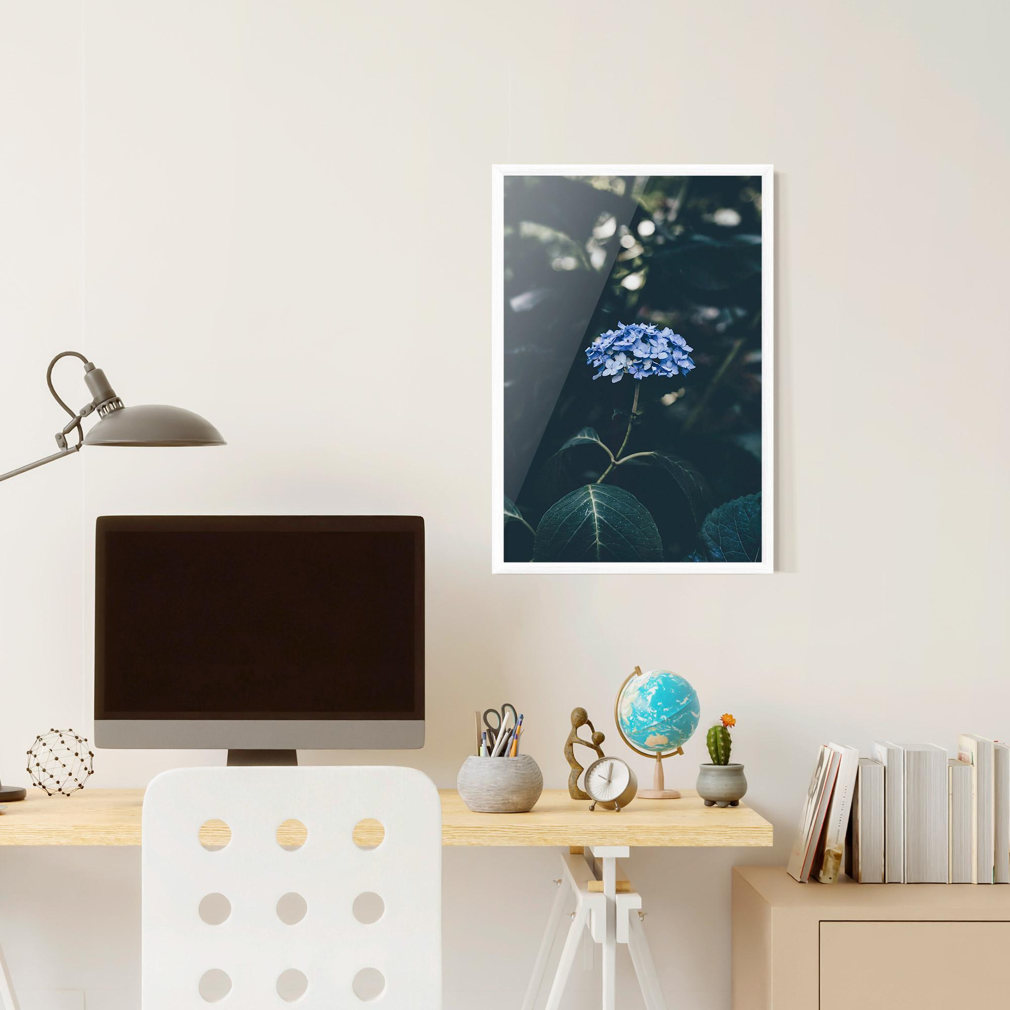 Poster Înrămat Forest Blue Flower mockup 6