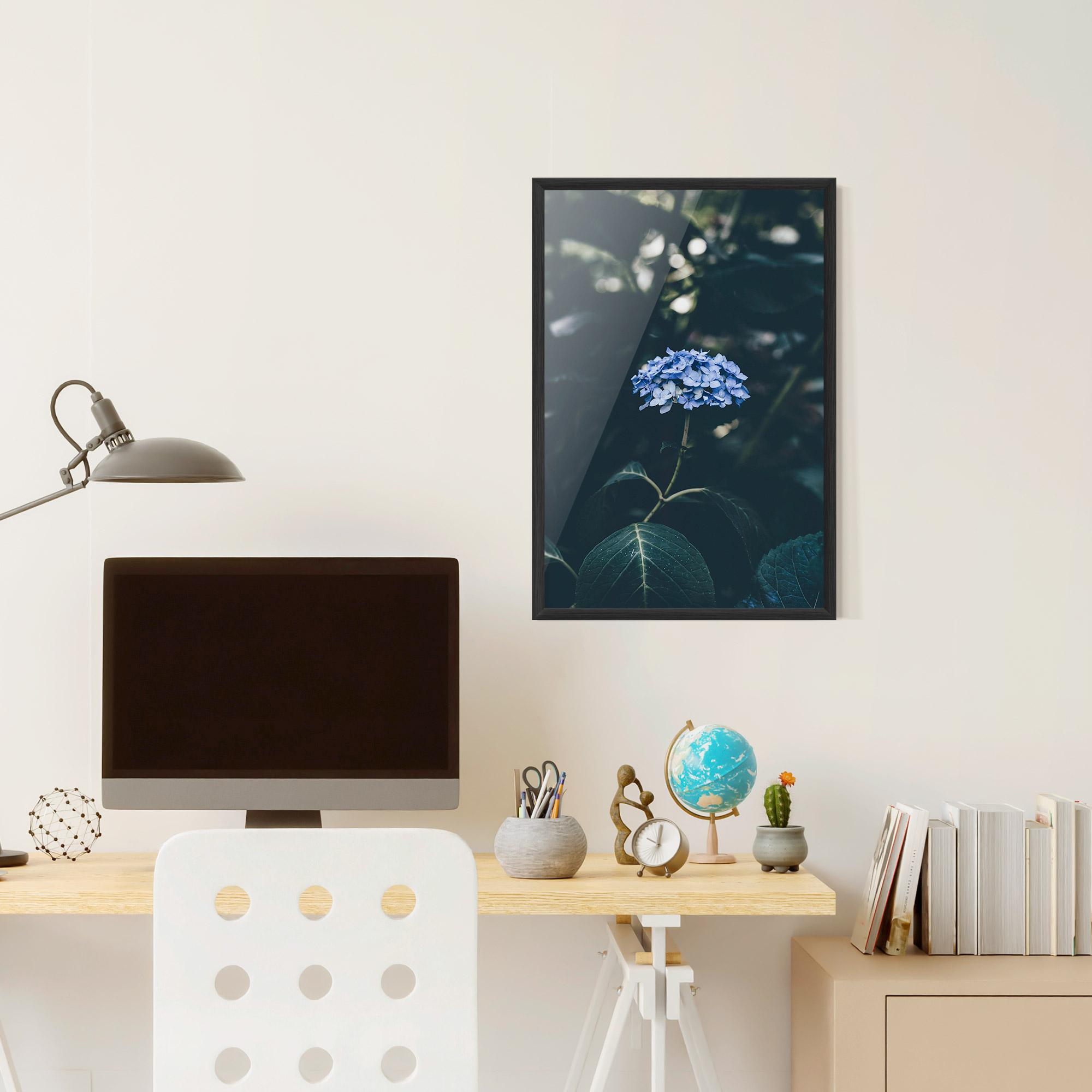 Poster Înrămat Forest Blue Flower mockup 6