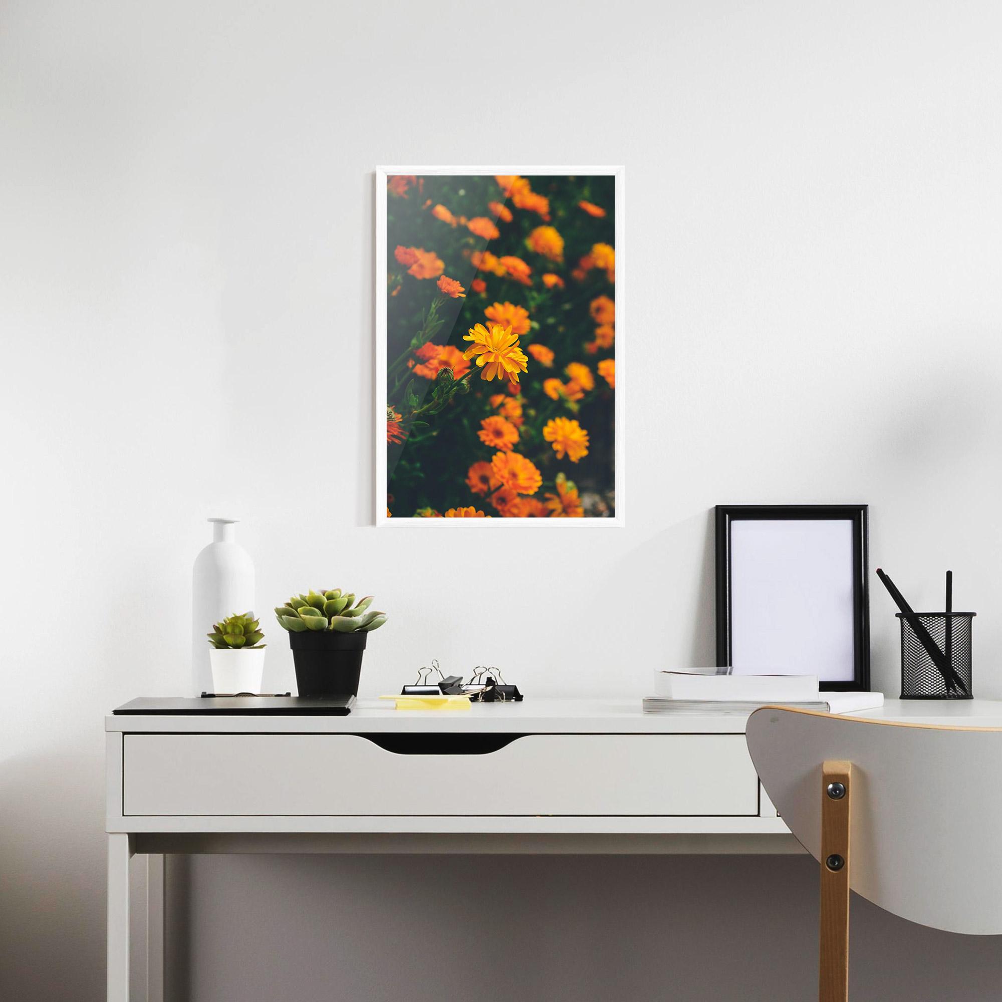 Poster Înrămat Garden Orange Flowers mockup 7