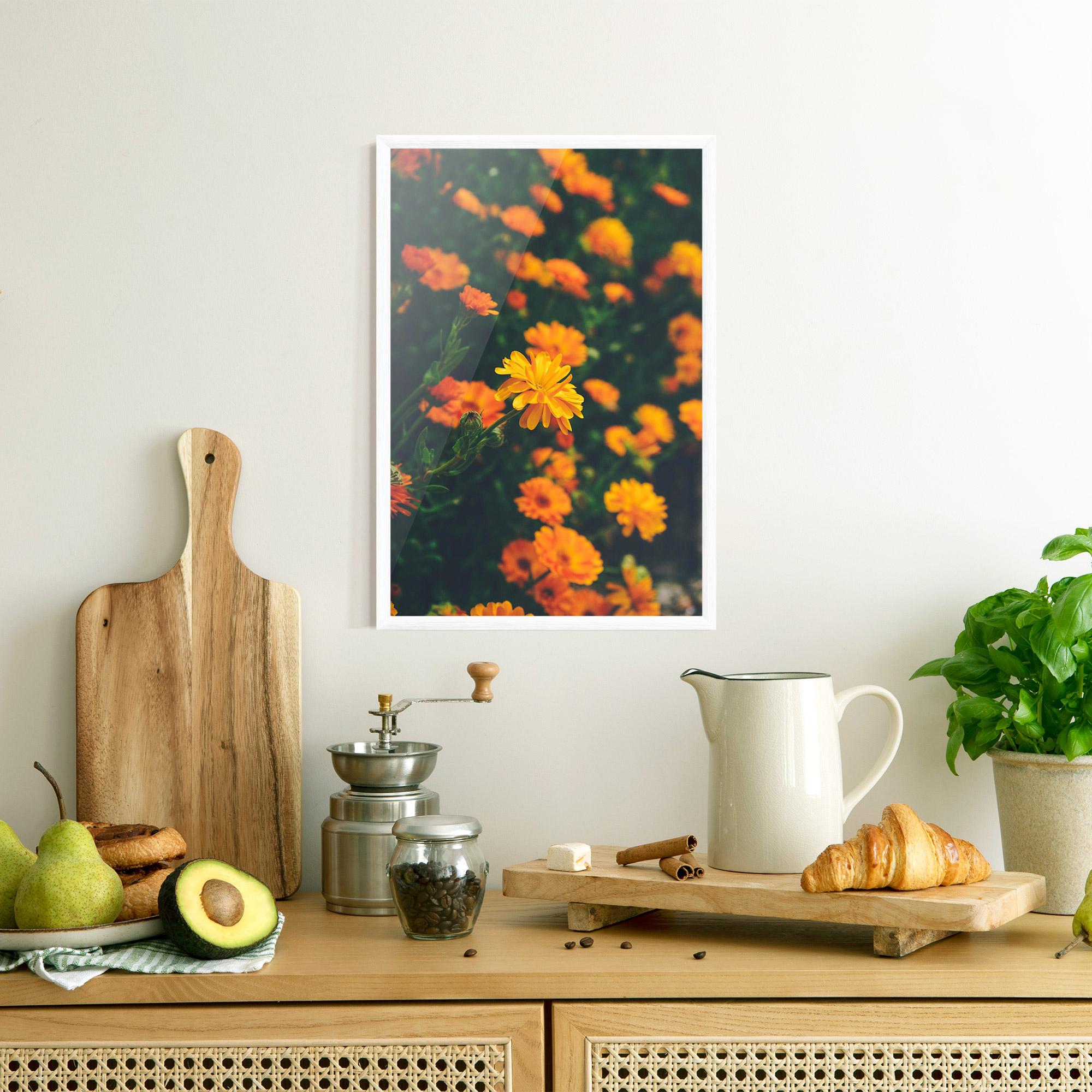 Poster Înrămat Garden Orange Flowers mockup 8