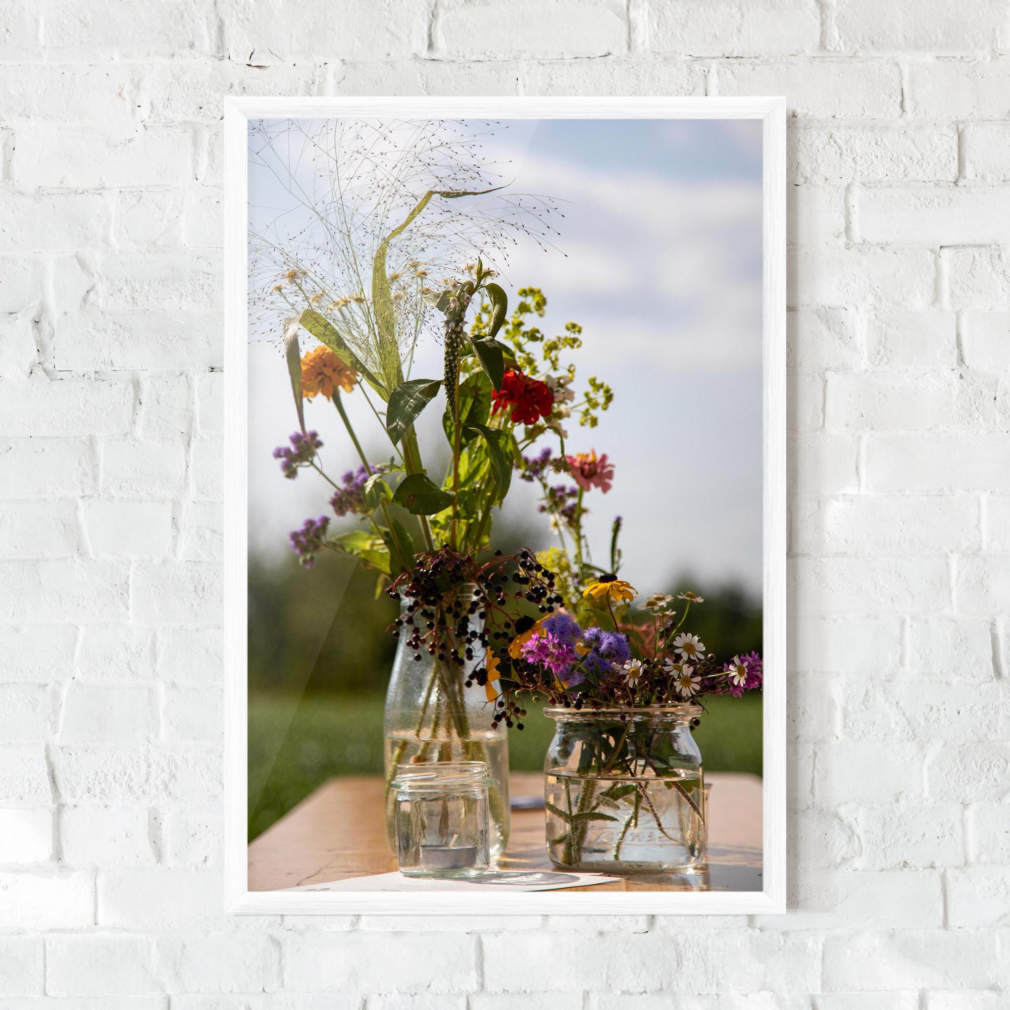 Poster Înrămat Wild Flowers Vase mockup 0