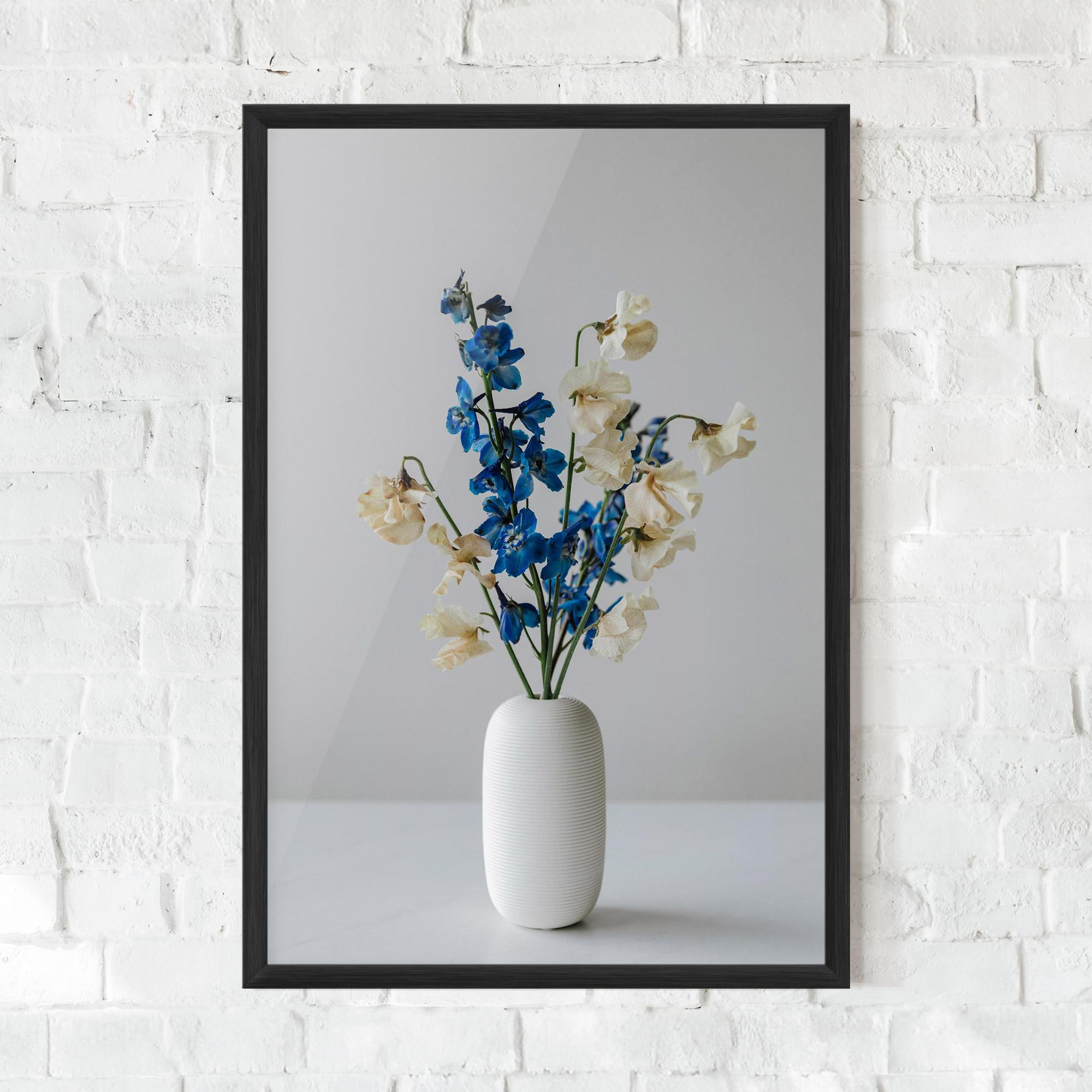 Poster Înrămat Blue White Vase mockup 0