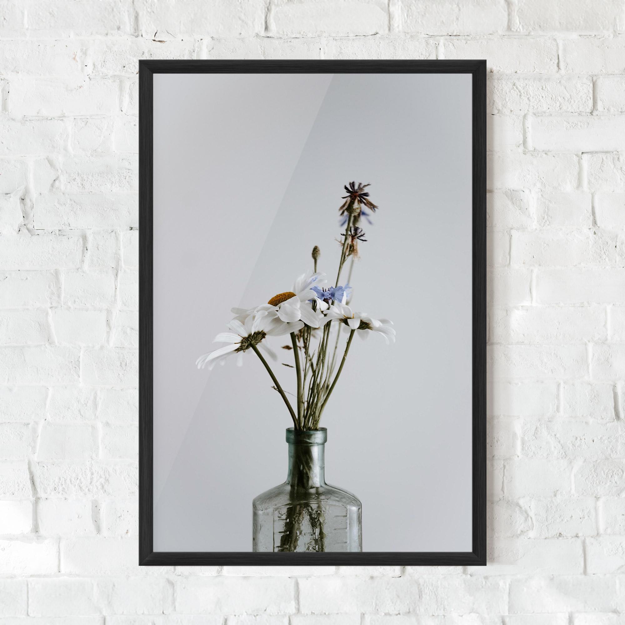 Poster Înrămat White Flower Vase mockup 0