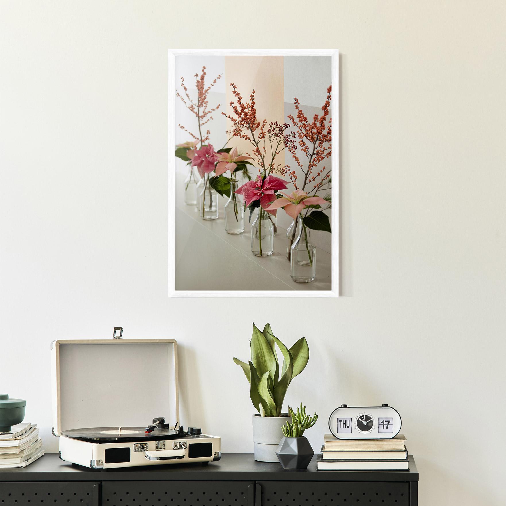 Poster Înrămat Pink Red Flower Vase mockup 2