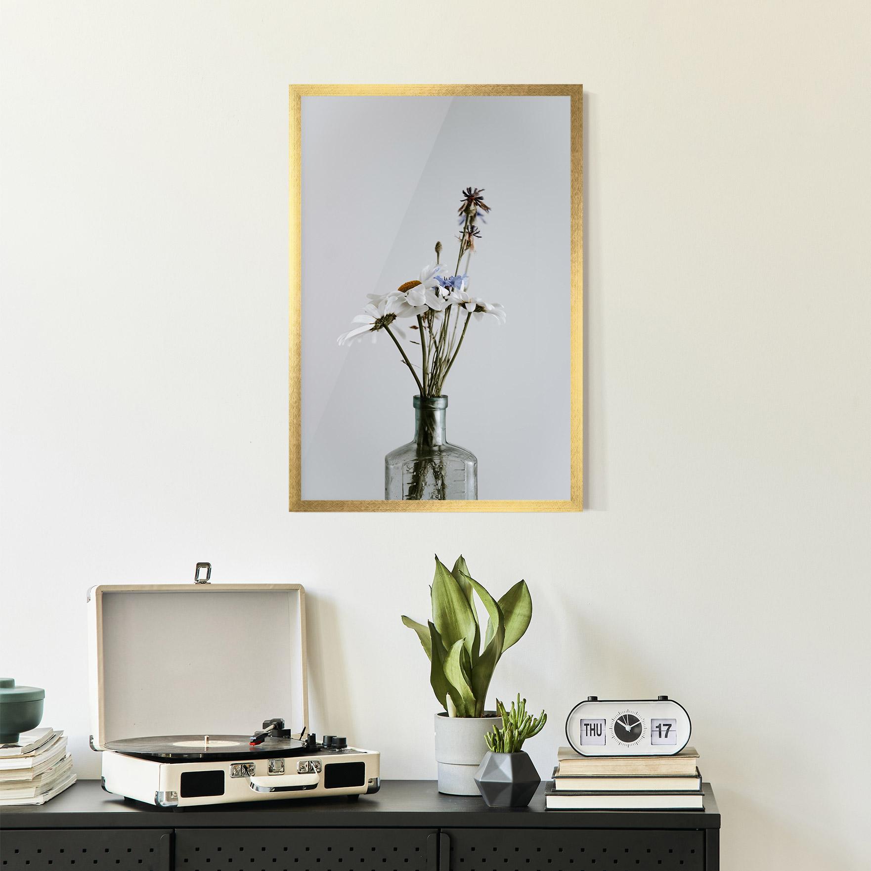 Poster Înrămat White Flower Vase mockup 2