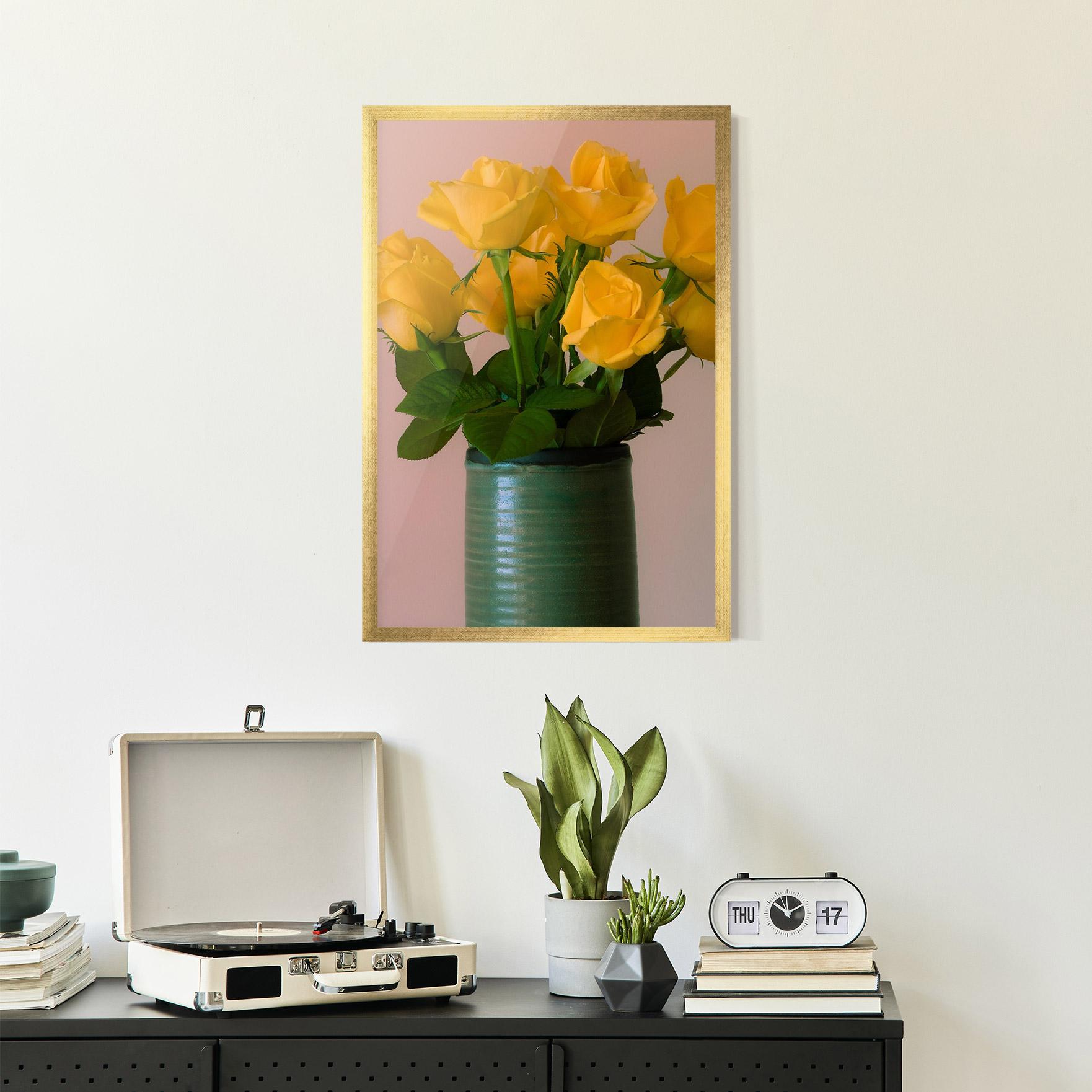 Poster Înrămat Yellow Roses Vase mockup 2