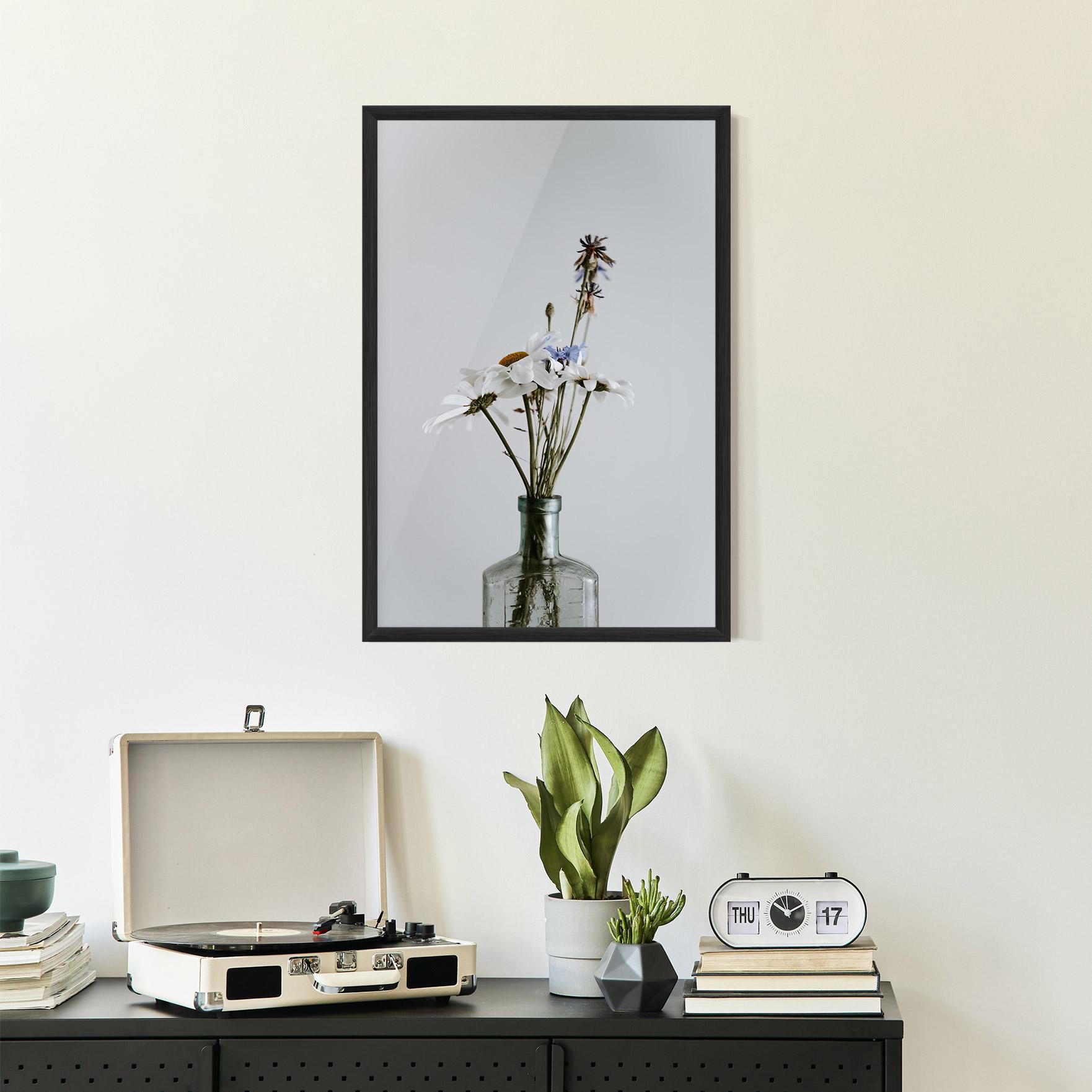 Poster Înrămat White Flower Vase mockup 2