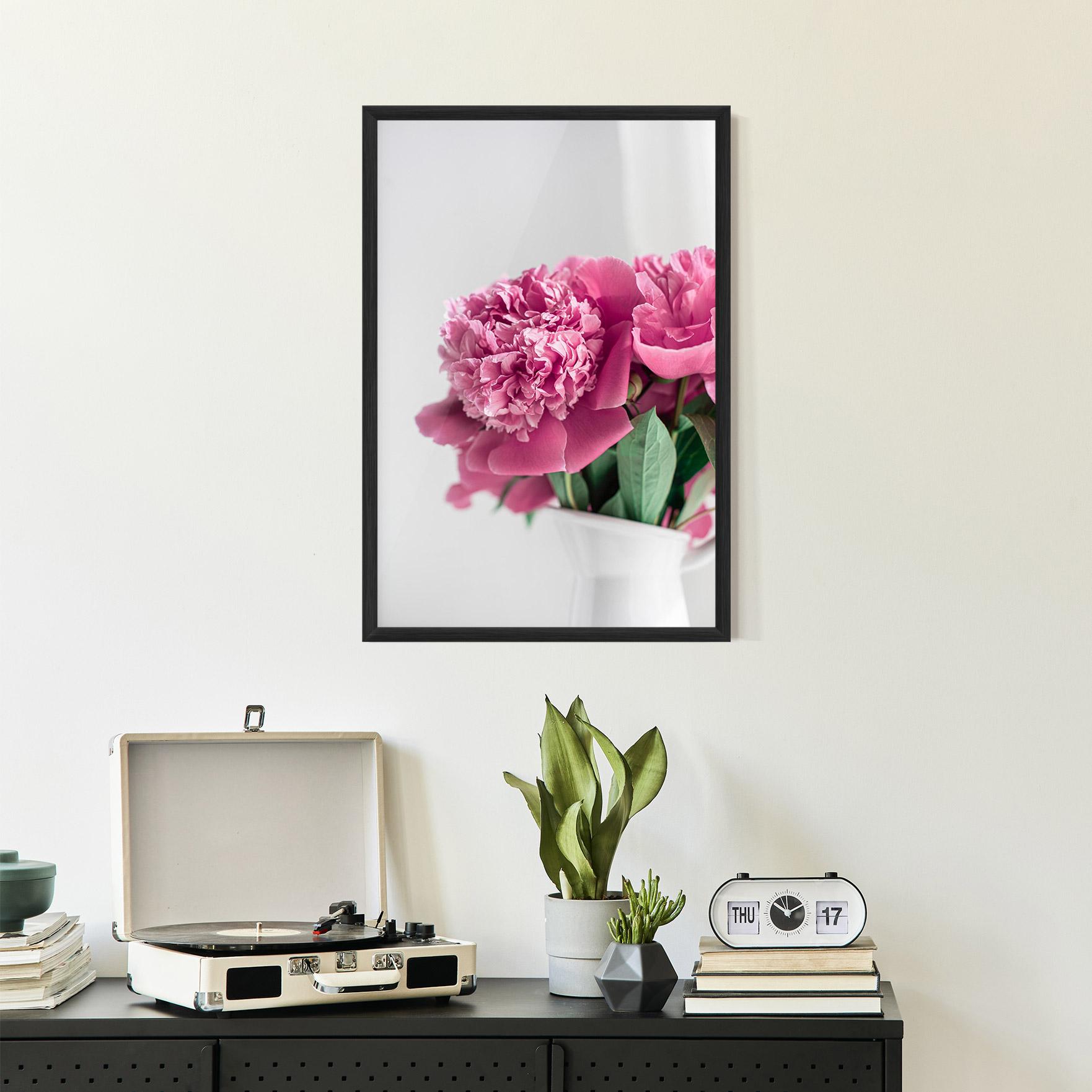 Poster Înrămat White Vase Pink mockup 2