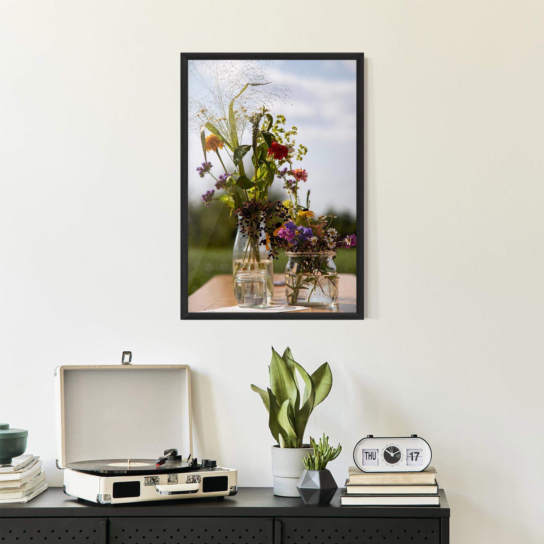 Poster Înrămat Wild Flowers Vase mockup 2