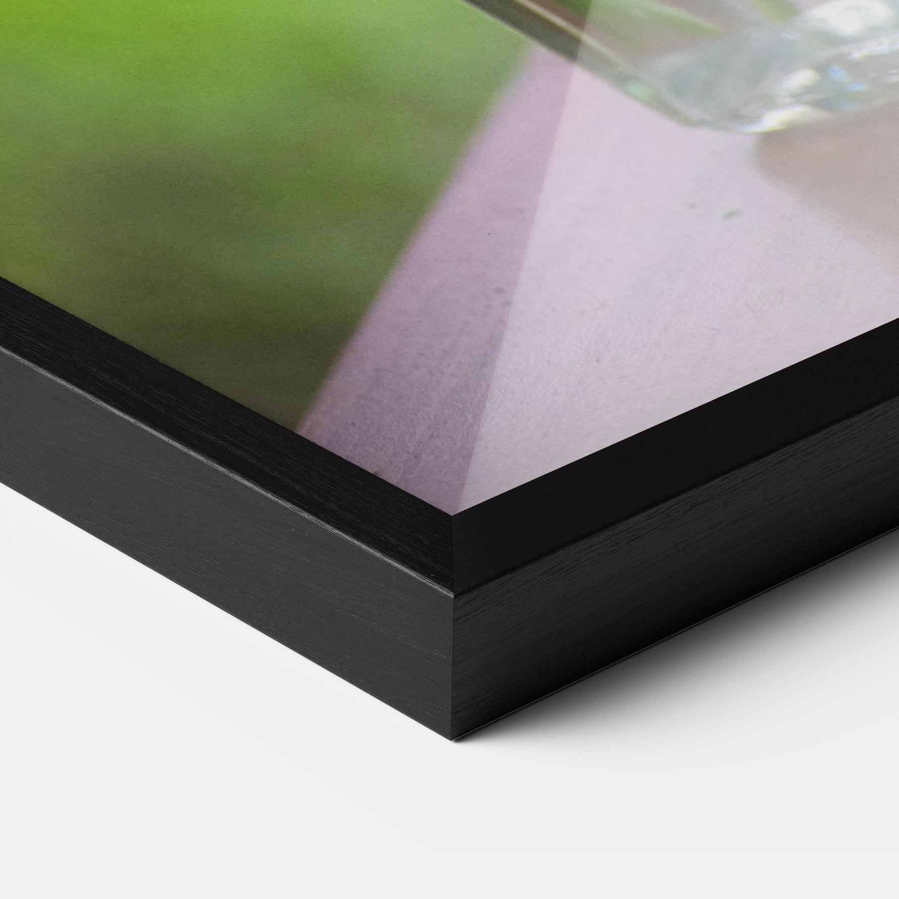 Poster Înrămat Pink Flower Vase mockup 3