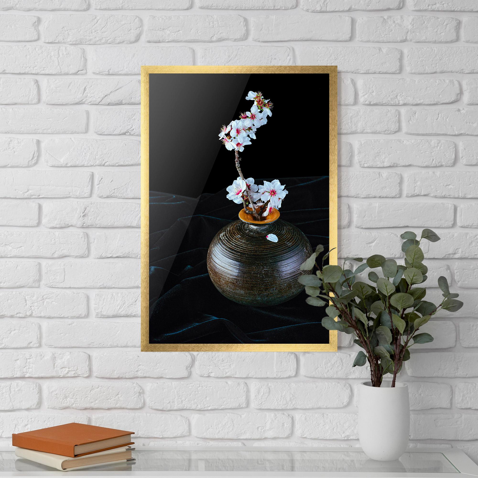 Poster Înrămat Brown Vase Flowers mockup 5