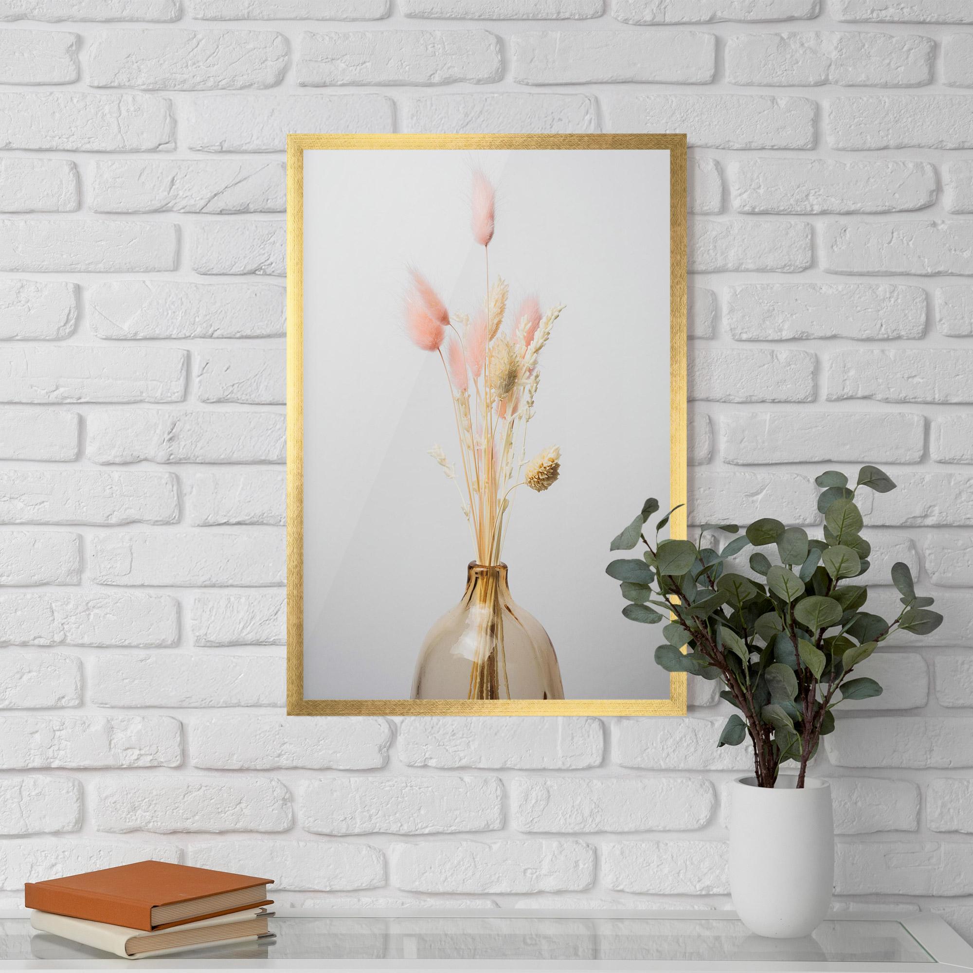 Poster Înrămat Pink Cream Flower Vase mockup 5