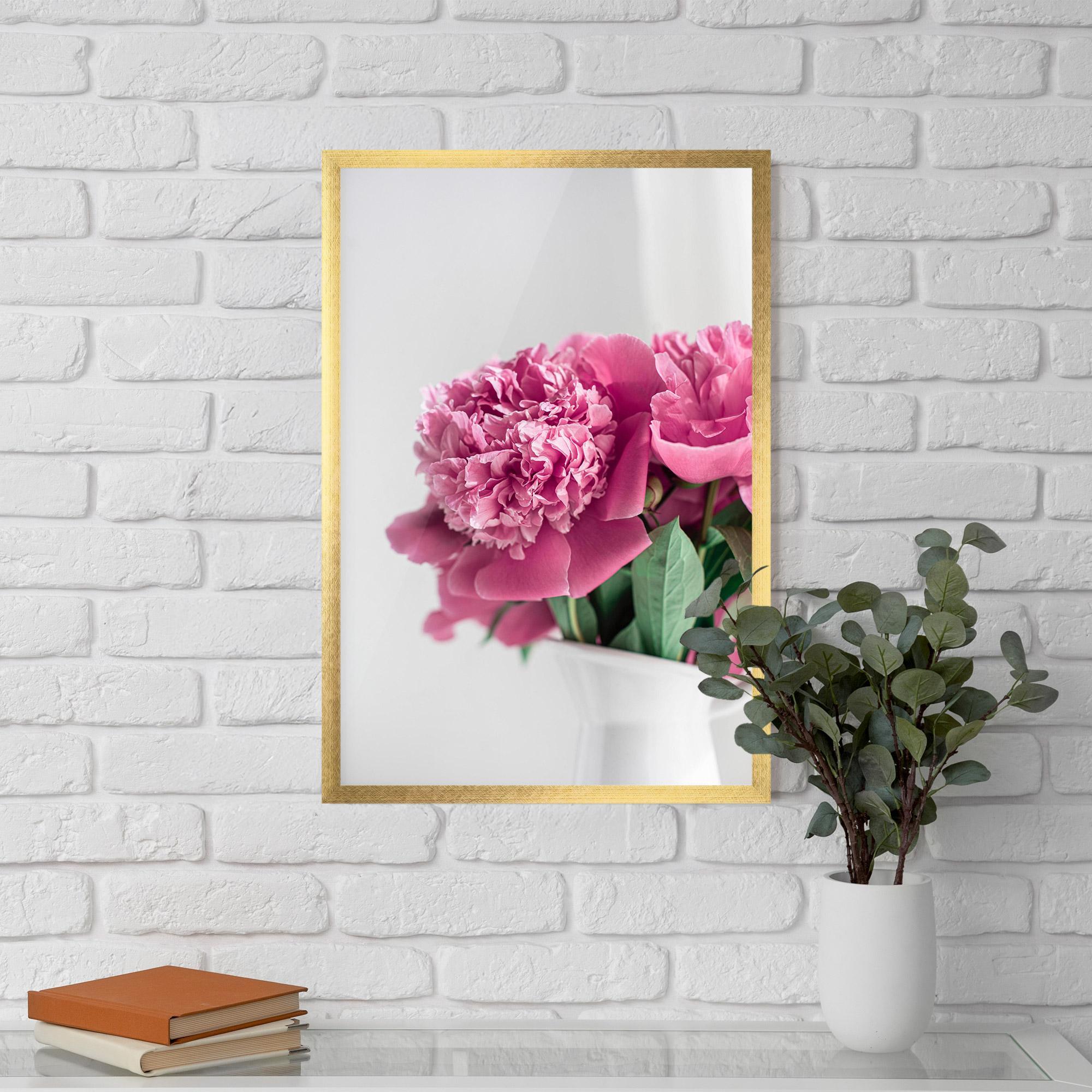 Poster Înrămat White Vase Pink mockup 5