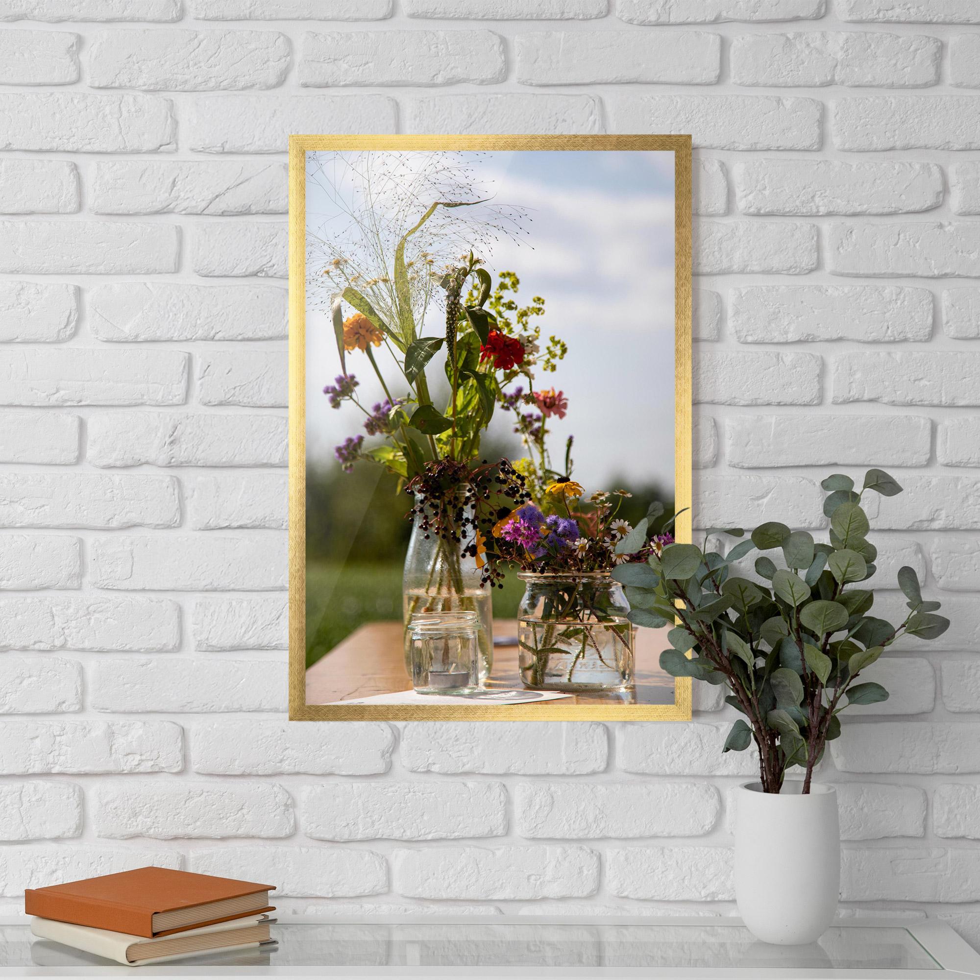 Poster Înrămat Wild Flowers Vase mockup 5