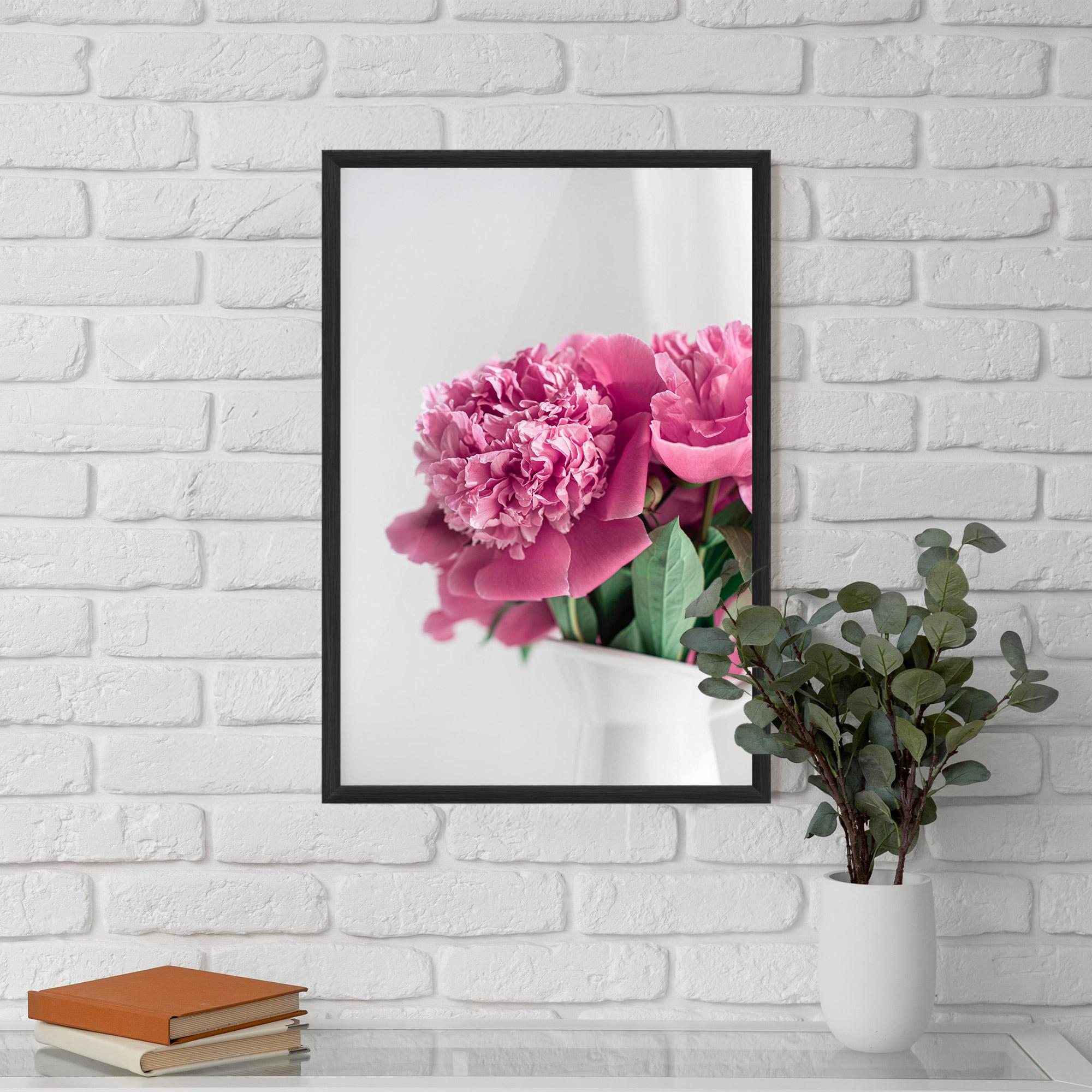 Poster Înrămat White Vase Pink mockup 5