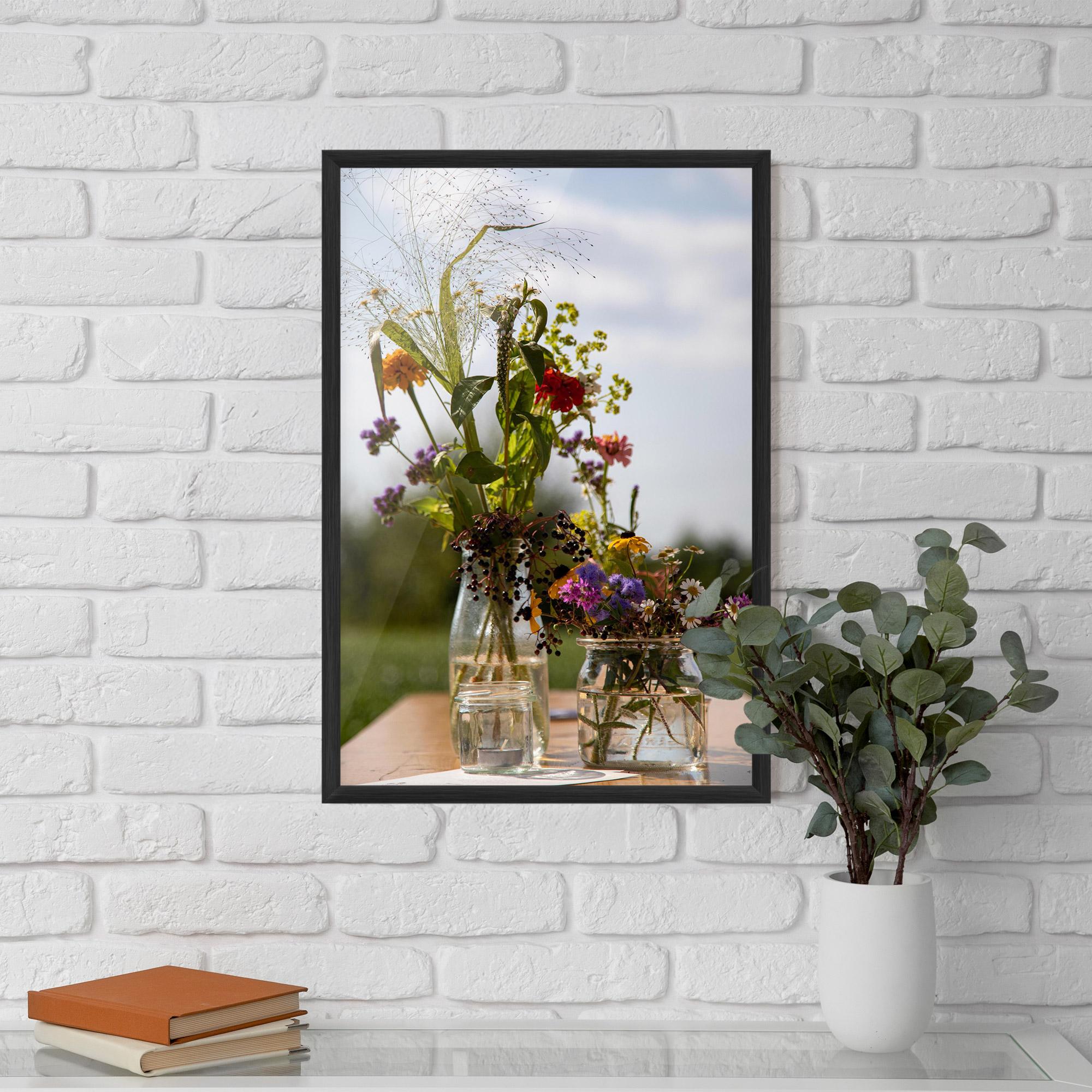 Poster Înrămat Wild Flowers Vase mockup 5
