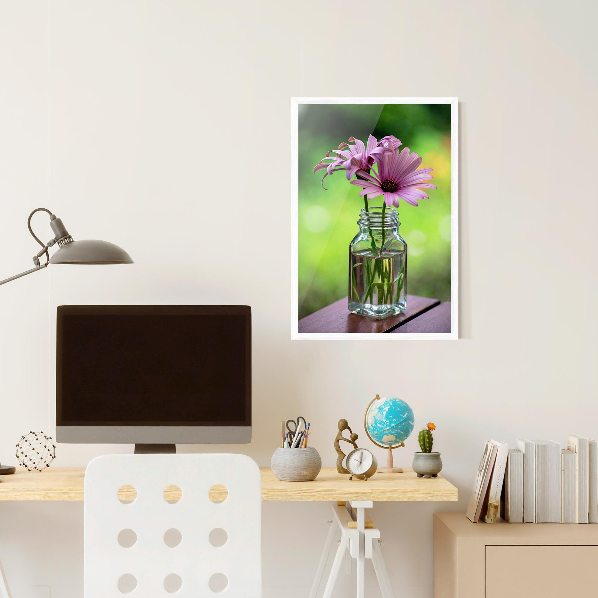 Poster Înrămat Pink Flower Vase mockup 6