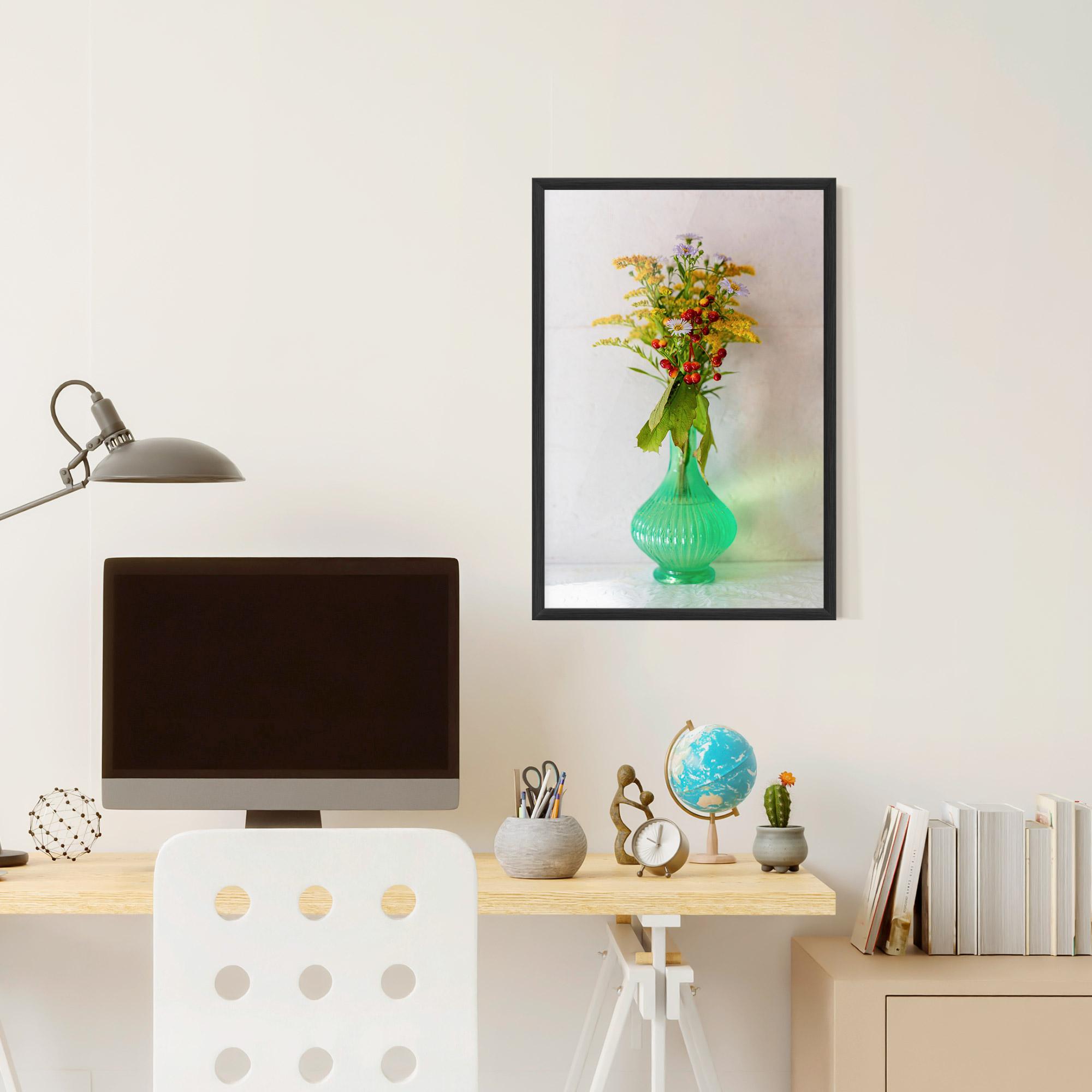 Poster Înrămat Green Pretty Vase mockup 6