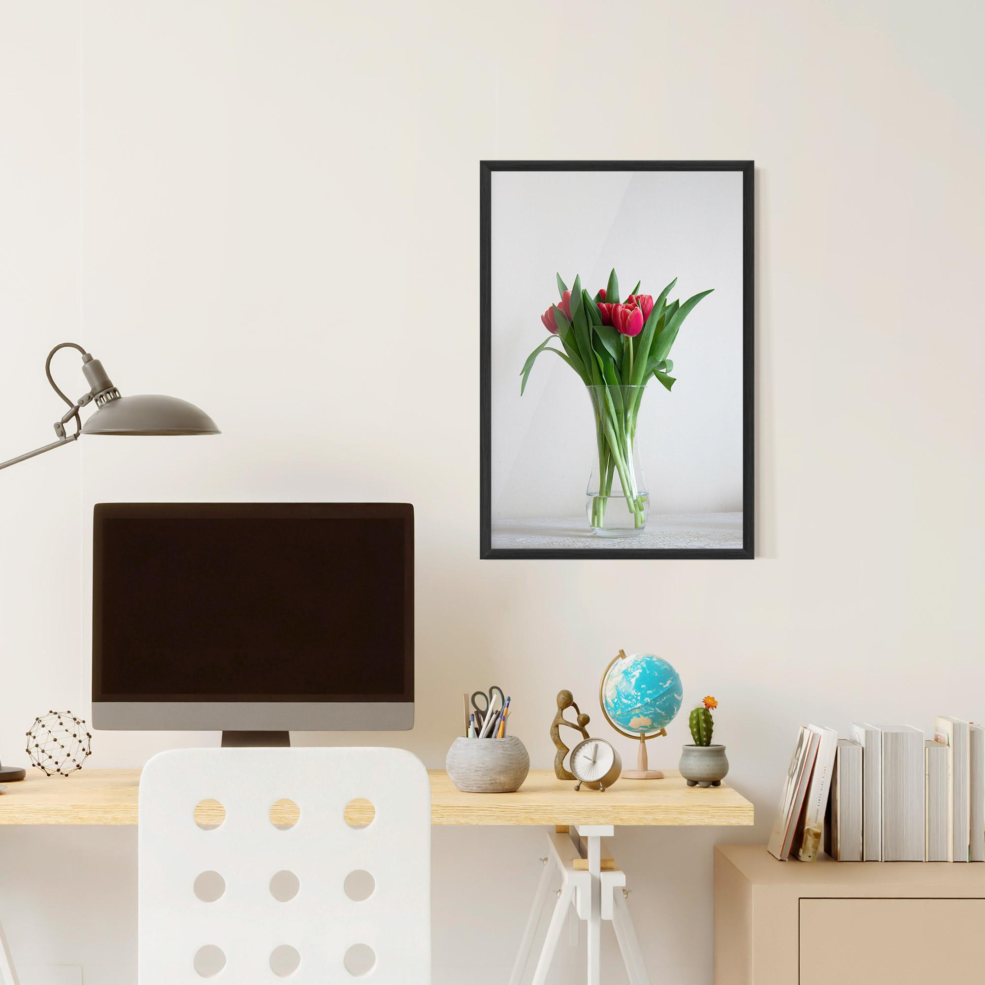 Poster Înrămat Pretty Tulips Vase mockup 6