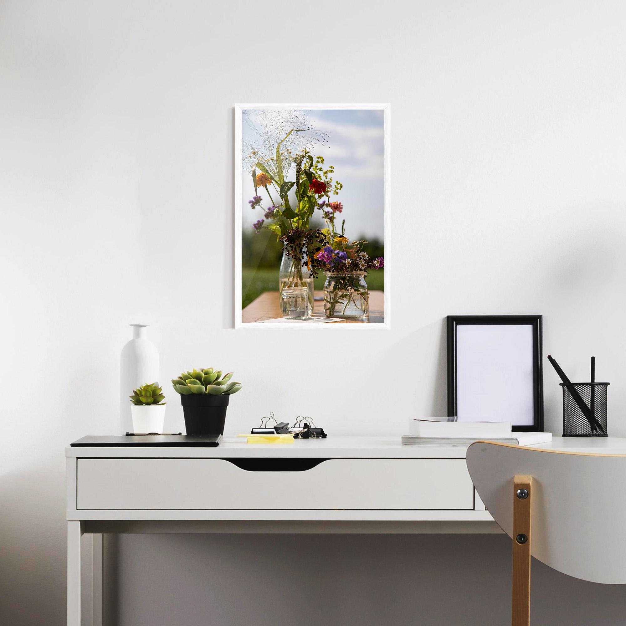 Poster Înrămat Wild Flowers Vase mockup 7