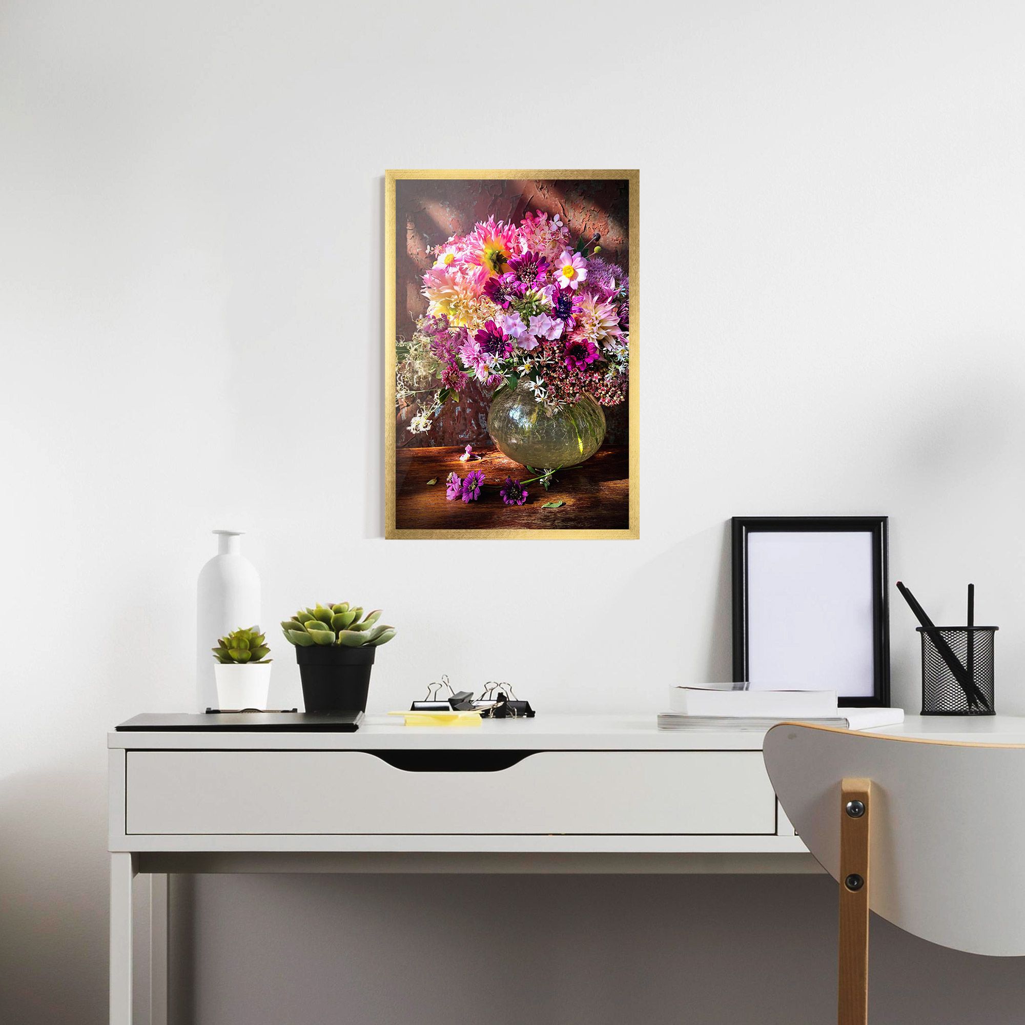 Purple Flowers Vasw mockup 7